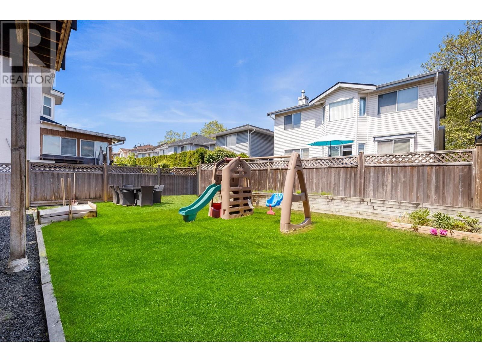Listing Picture 20 of 23 : 22111 GARRATT DRIVE, Richmond / 烈治文 - 魯藝地產 Yvonne Lu Group - MLS Medallion Club Member
