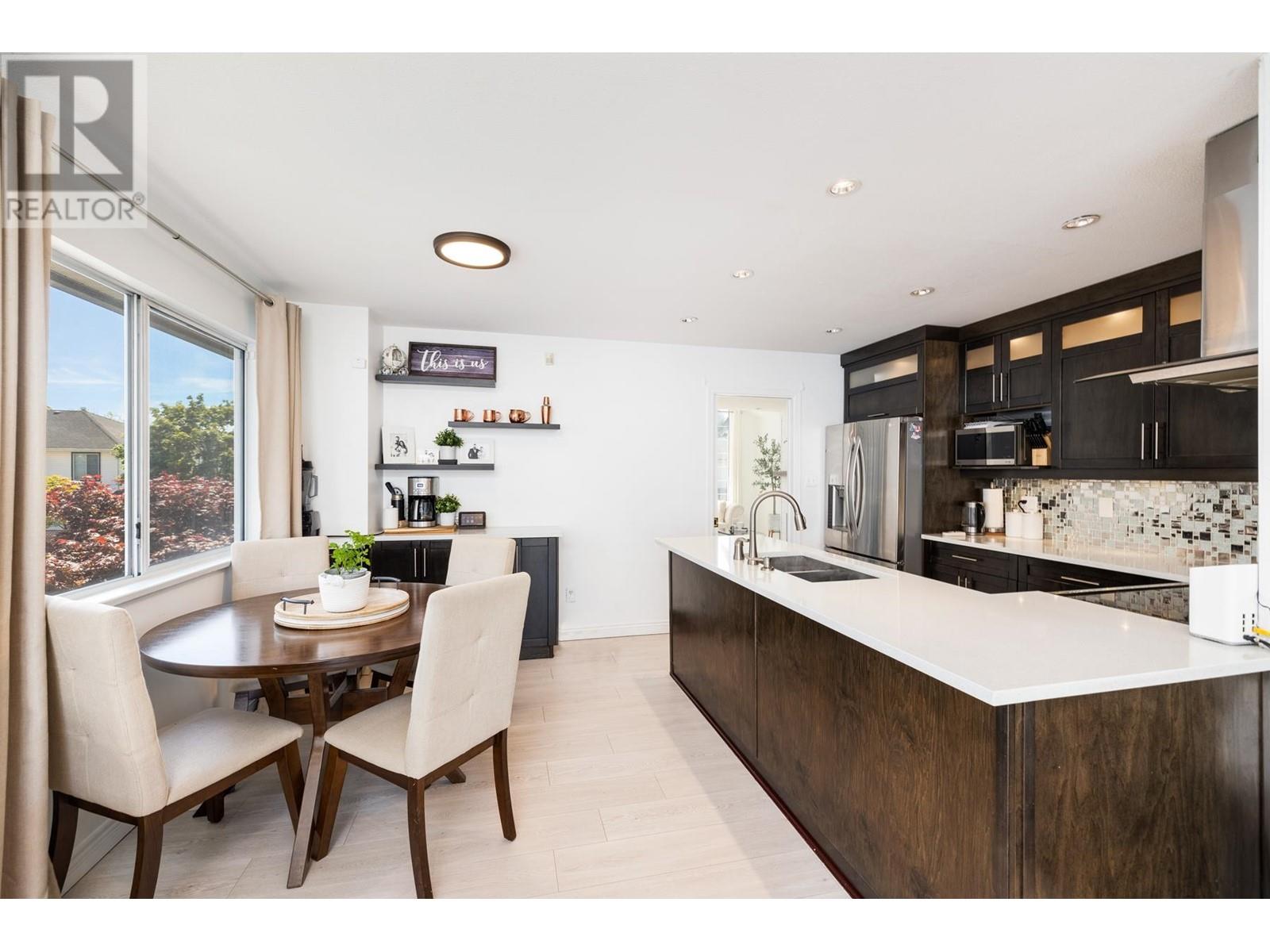 Listing Picture 7 of 23 : 22111 GARRATT DRIVE, Richmond / 烈治文 - 魯藝地產 Yvonne Lu Group - MLS Medallion Club Member