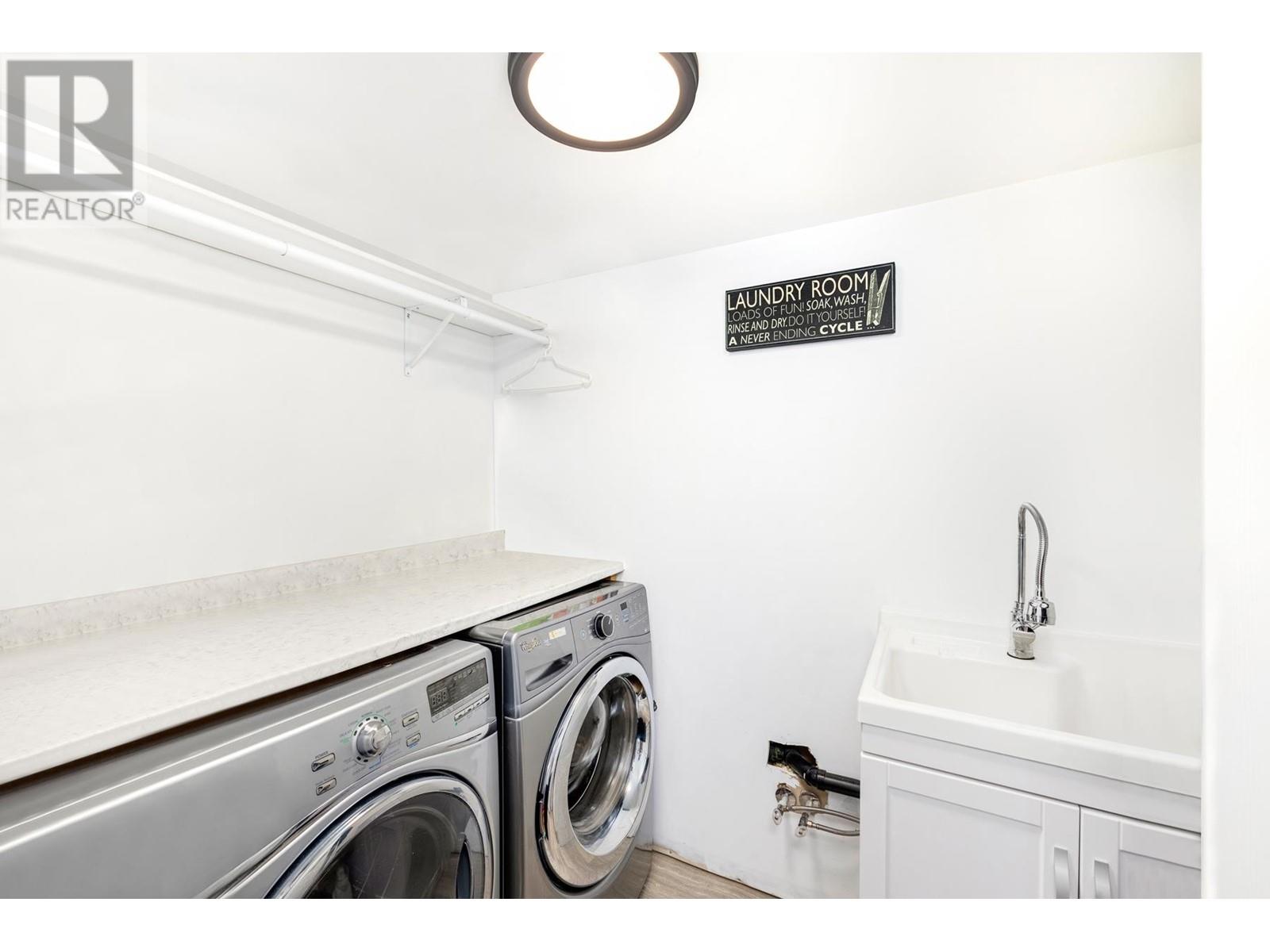 Listing Picture 4 of 23 : 22111 GARRATT DRIVE, Richmond / 烈治文 - 魯藝地產 Yvonne Lu Group - MLS Medallion Club Member