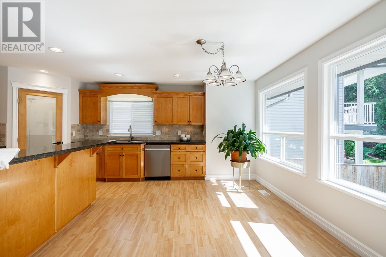 22758 Holyrood Avenue, Maple Ridge, British Columbia  V2X 6E7 - Photo 12 - R2944594