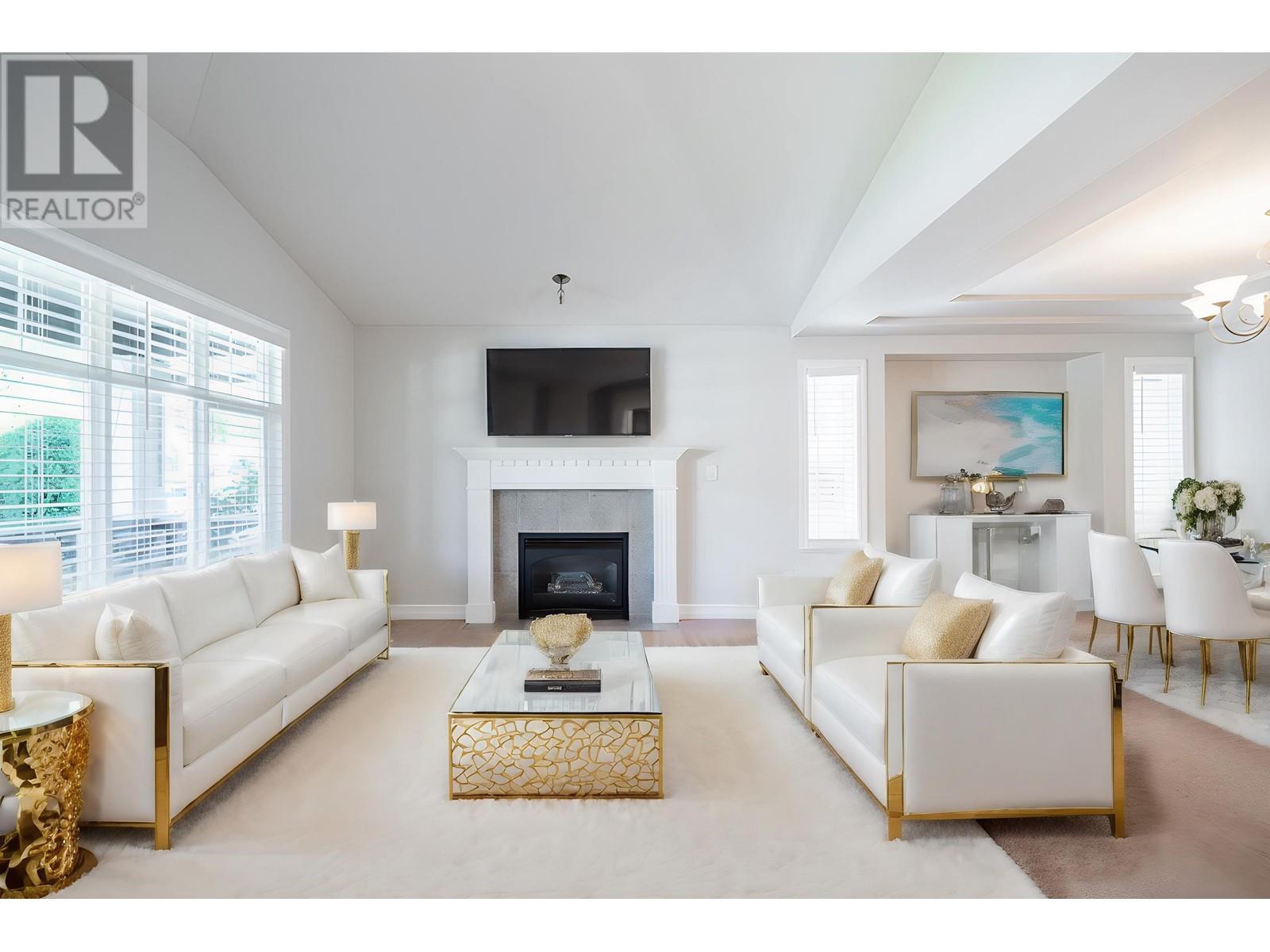 Property at 22758 HOLYROOD AVENUE image 3