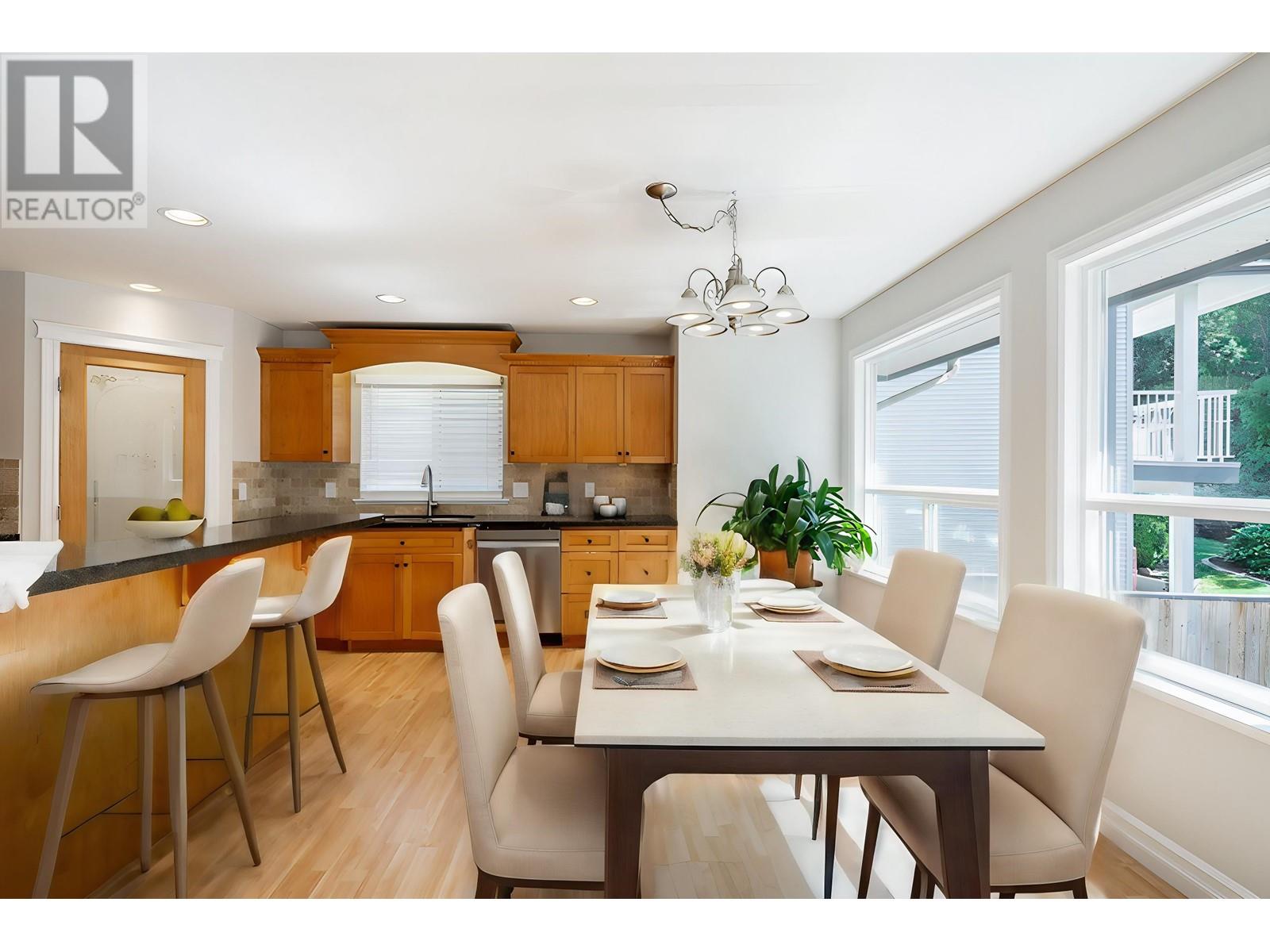 22758 Holyrood Avenue, Maple Ridge, British Columbia  V2X 6E7 - Photo 11 - R2944594