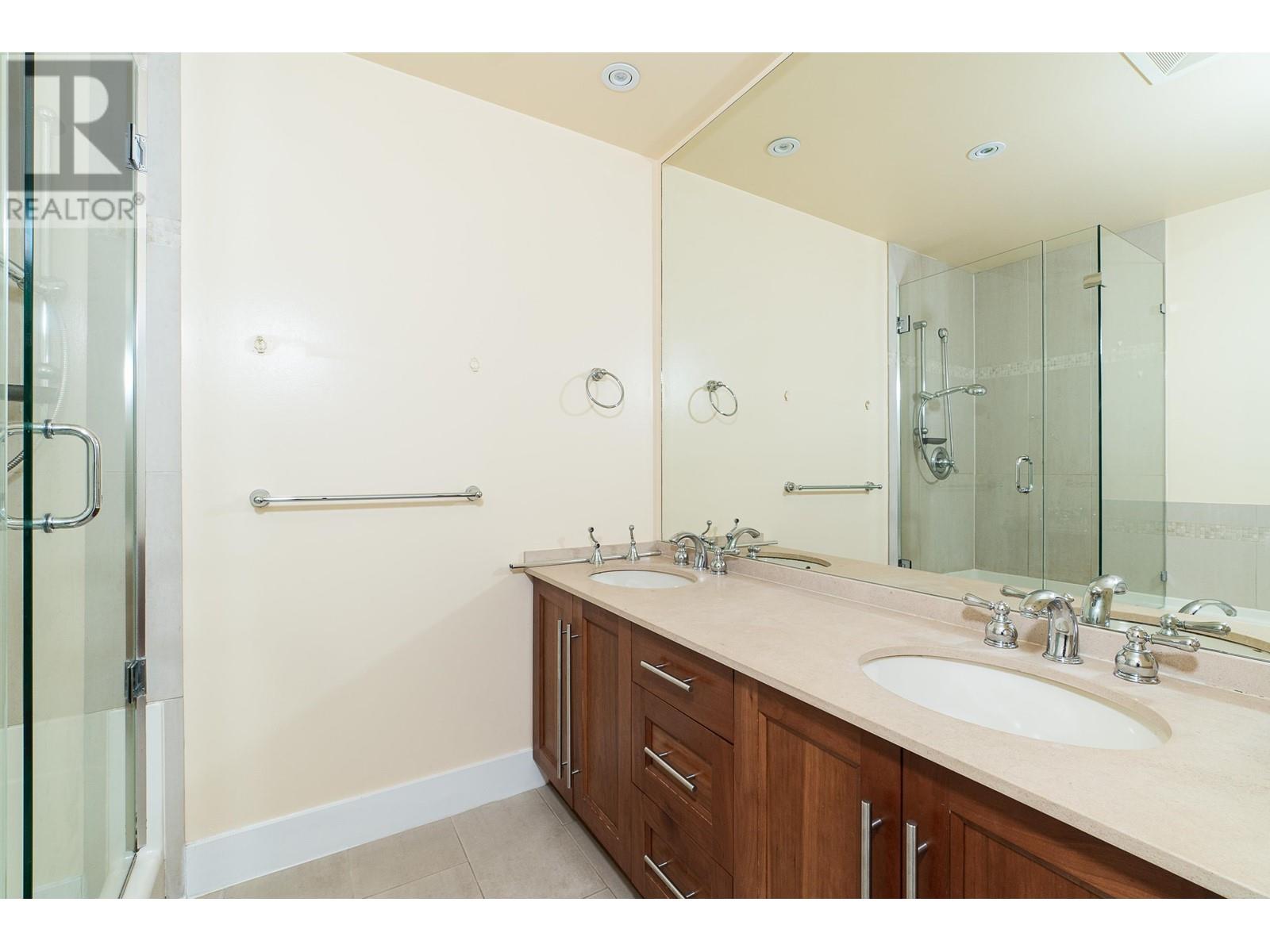 Listing Picture 15 of 33 : 106 4759 VALLEY DRIVE, Vancouver / 溫哥華 - 魯藝地產 Yvonne Lu Group - MLS Medallion Club Member