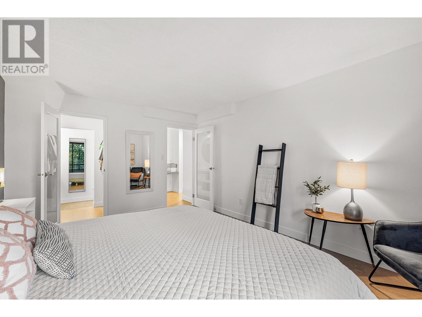 Listing Picture 11 of 35 : 603 3737 BARTLETT COURT, Burnaby / 本拿比 - 魯藝地產 Yvonne Lu Group - MLS Medallion Club Member