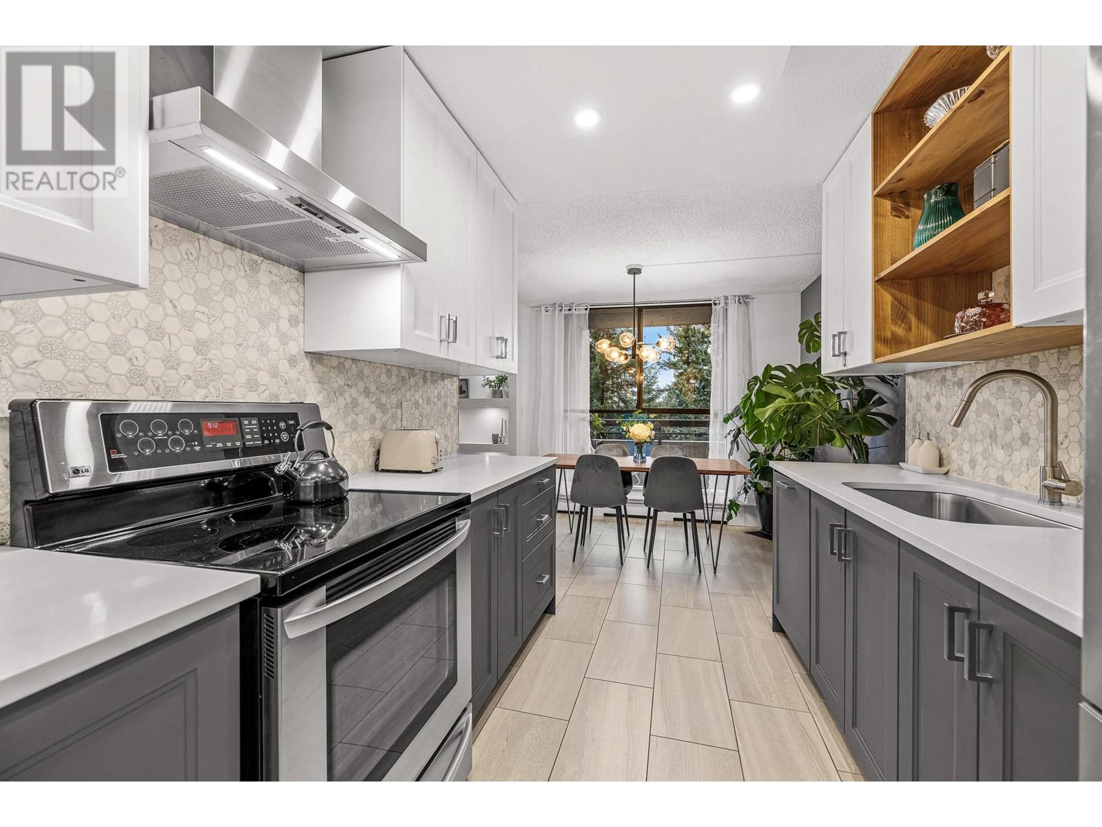 Listing Picture 5 of 35 : 603 3737 BARTLETT COURT, Burnaby / 本拿比 - 魯藝地產 Yvonne Lu Group - MLS Medallion Club Member