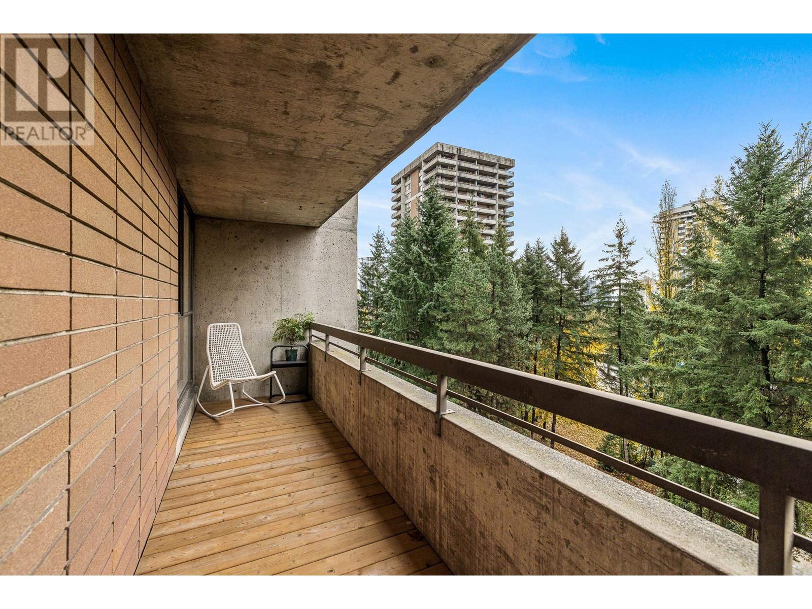 Listing Picture 18 of 35 : 603 3737 BARTLETT COURT, Burnaby / 本拿比 - 魯藝地產 Yvonne Lu Group - MLS Medallion Club Member