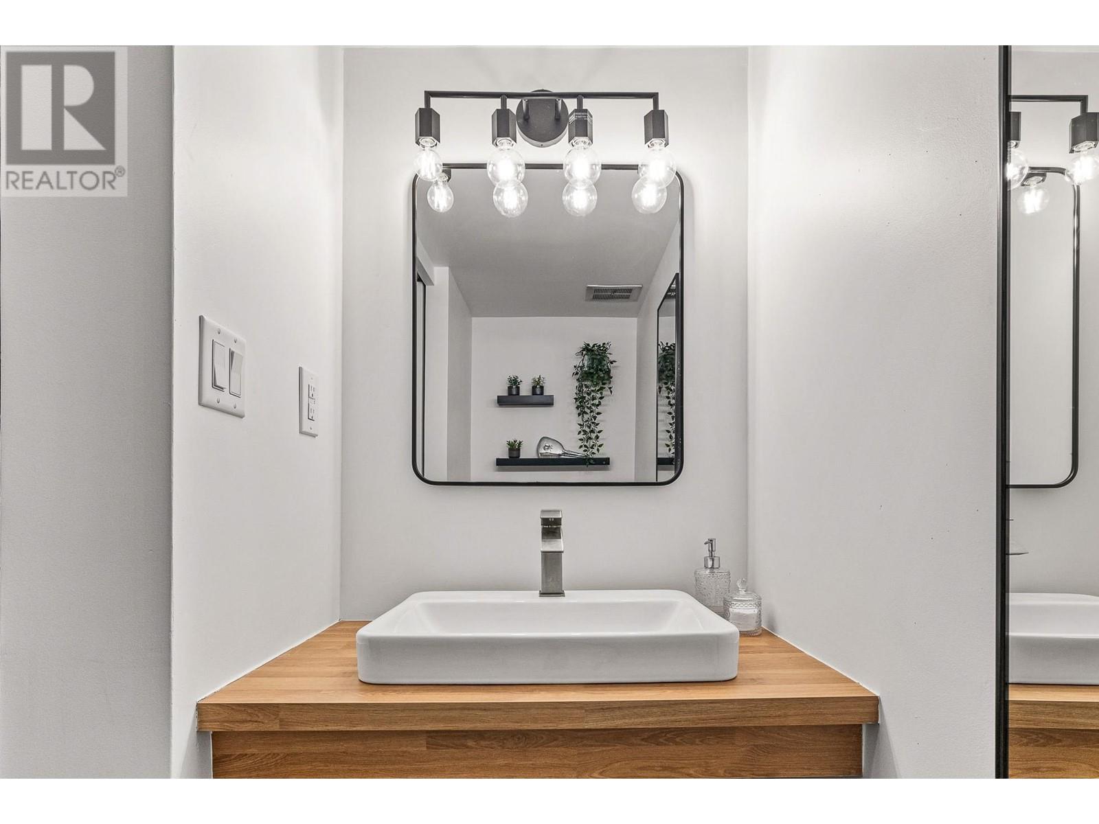 Listing Picture 12 of 35 : 603 3737 BARTLETT COURT, Burnaby / 本拿比 - 魯藝地產 Yvonne Lu Group - MLS Medallion Club Member