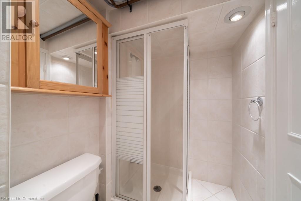 47 Westminster Avenue Unit# Room4, Hamilton, Ontario  L9C 4L8 - Photo 9 - XH4202321