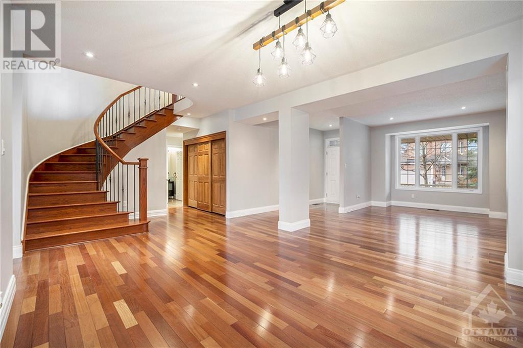 50 Laxford Drive, Ottawa, Ontario  K2K 3H7 - Photo 4 - X10419188