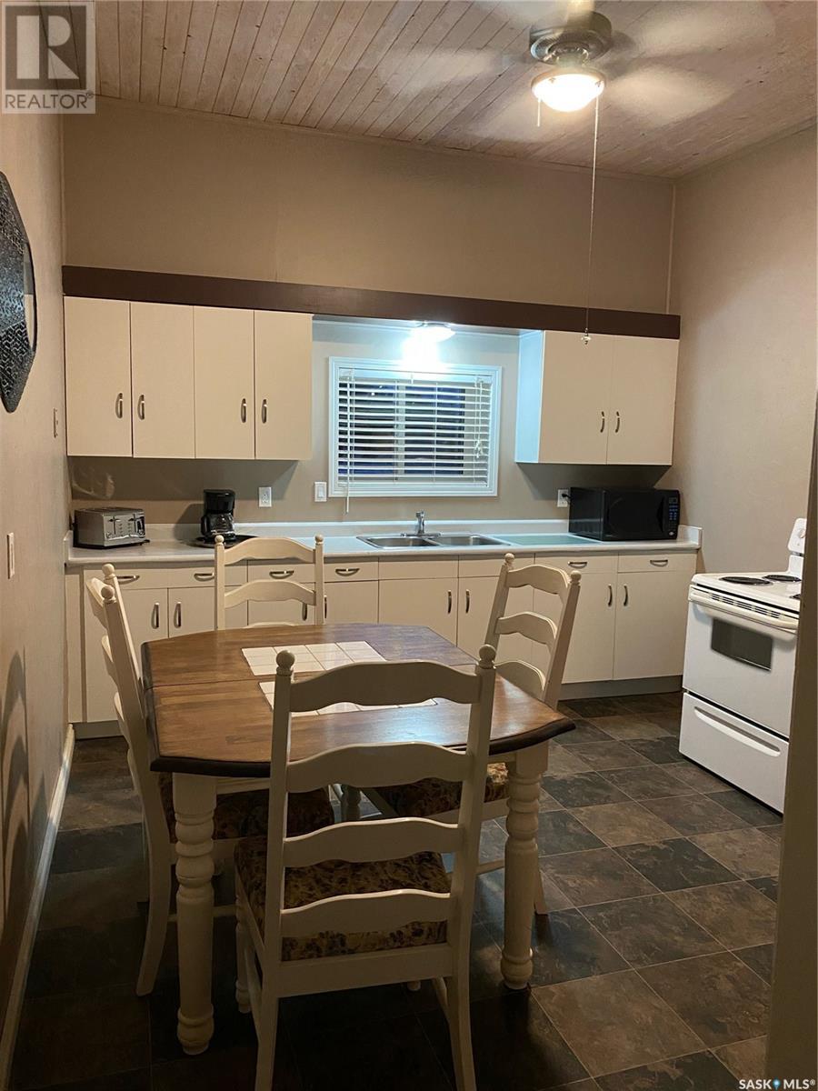 1391 Conrad Avenue, Gull Lake, Saskatchewan  S0N 1A0 - Photo 12 - SK987334