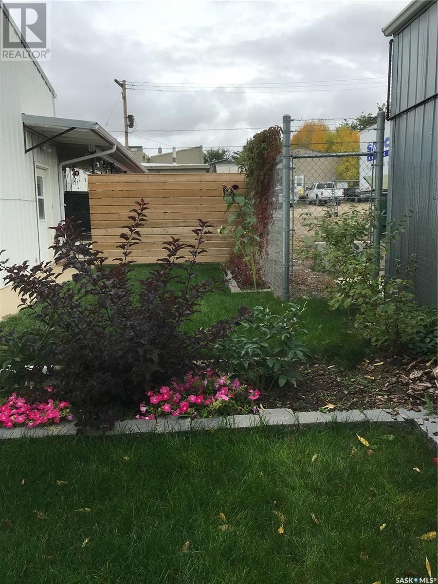 1391 Conrad Avenue, Gull Lake, Saskatchewan  S0N 1A0 - Photo 48 - SK987334