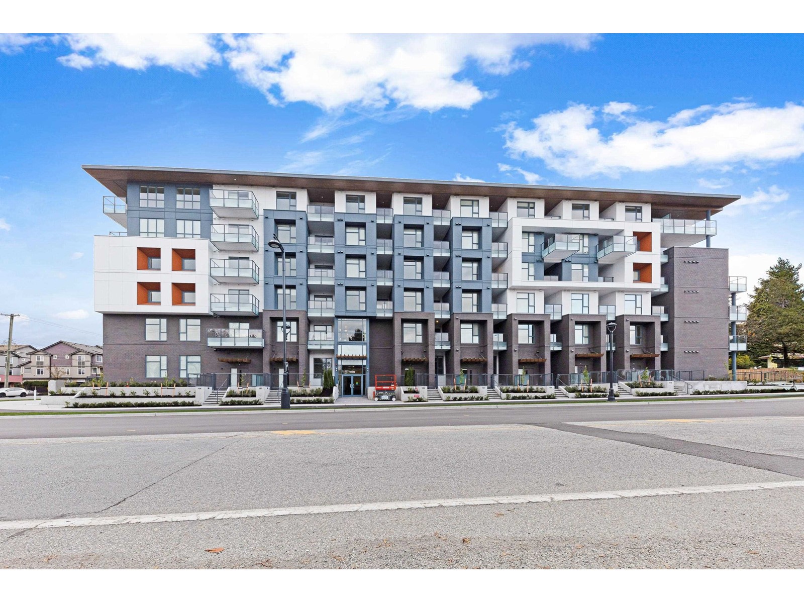 E607 10829 E 140 STREET, surrey, British Columbia