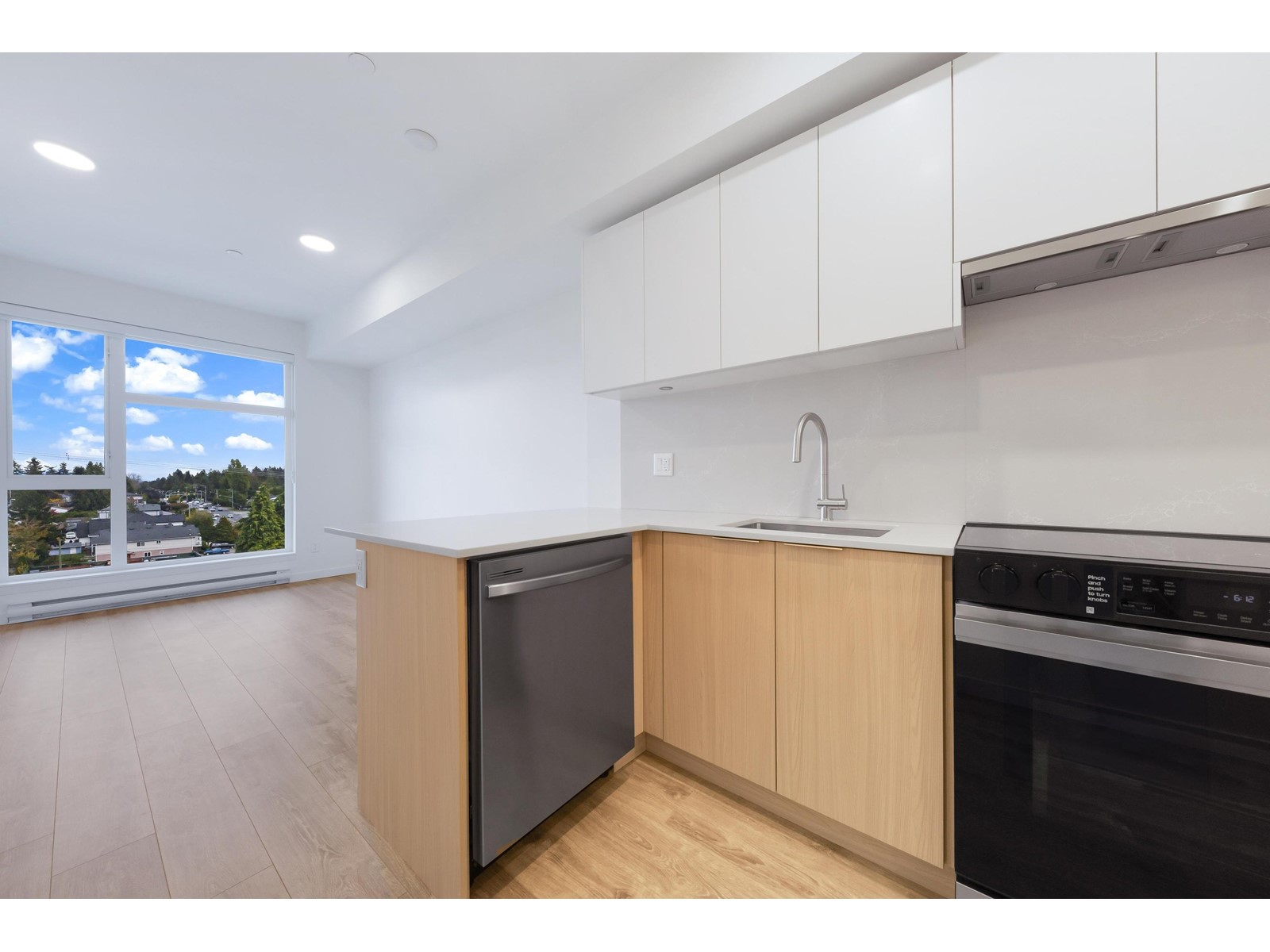 E607 10829 E 140 Street, Surrey, British Columbia  V3R 0H4 - Photo 4 - R2943610
