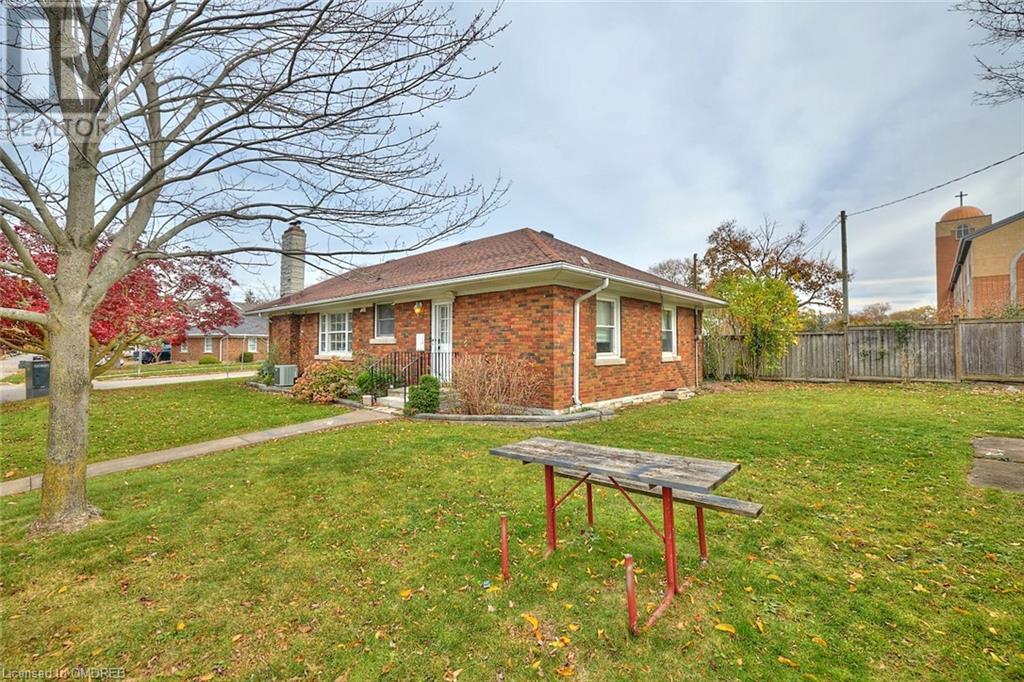 2 Woodgate Avenue, St. Catharines, Ontario  L2R 3V4 - Photo 38 - 40675839