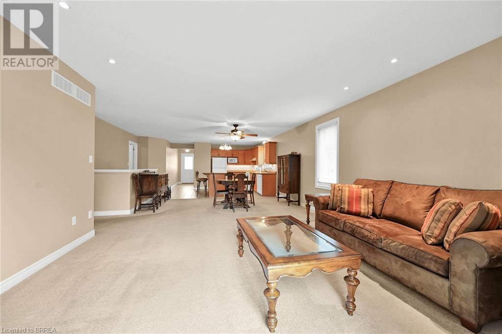 385 Park Road N Unit# 15, Brantford, Ontario  N3R 0A1 - Photo 16 - 40648231