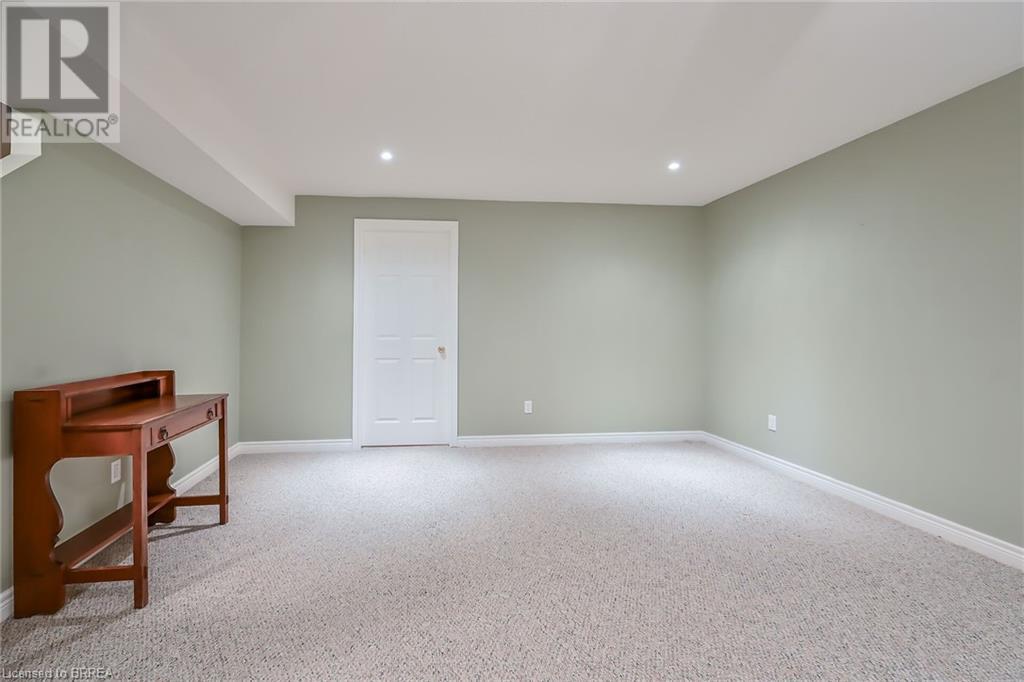 385 Park Road N Unit# 15, Brantford, Ontario  N3R 0A1 - Photo 33 - 40648231