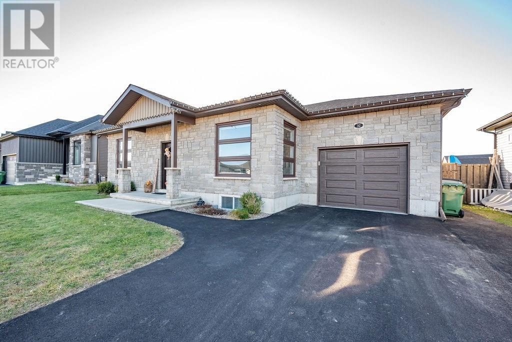 32 MARQUIS DRIVE Petawawa