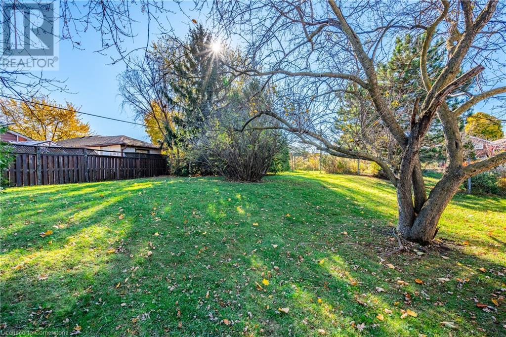 9 Thomson Court, Hamilton, Ontario  L8V 3C1 - Photo 33 - 40677021