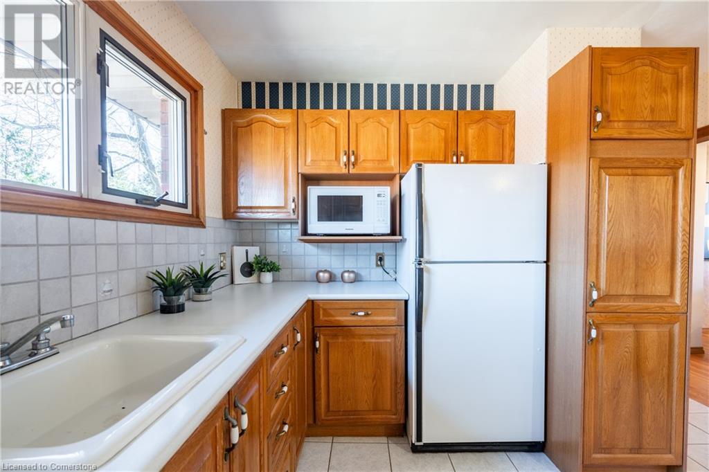 9 Thomson Court, Hamilton, Ontario  L8V 3C1 - Photo 10 - 40677021