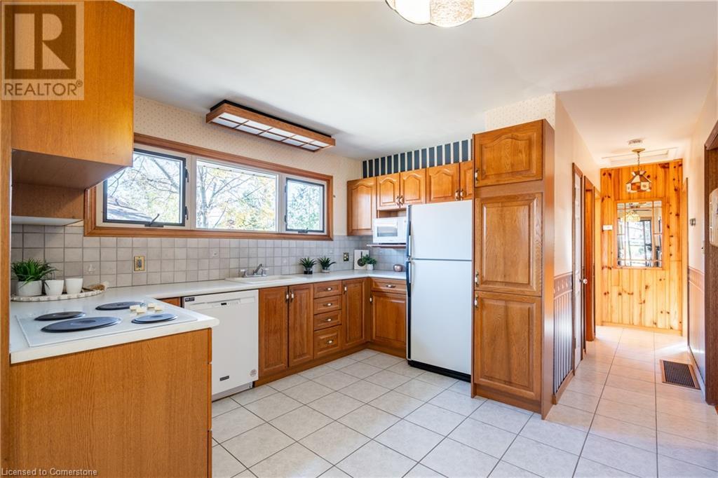 9 Thomson Court, Hamilton, Ontario  L8V 3C1 - Photo 7 - 40677021