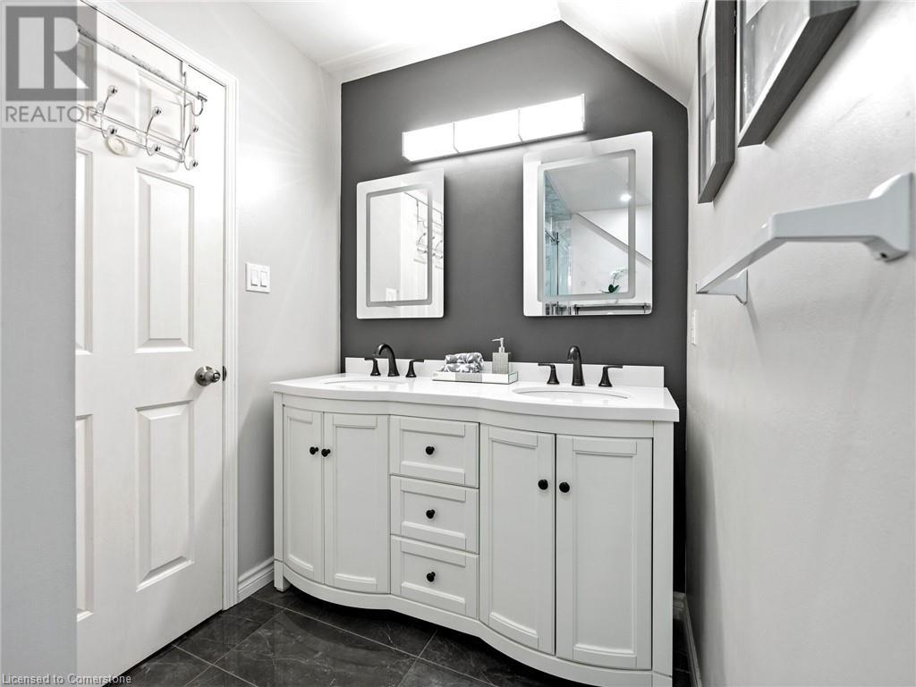 3 Borodino Court, Hamilton, Ontario  L9B 2E8 - Photo 26 - 40677855