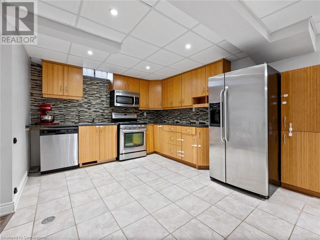 3 Borodino Court, Hamilton, Ontario  L9B 2E8 - Photo 32 - 40677855