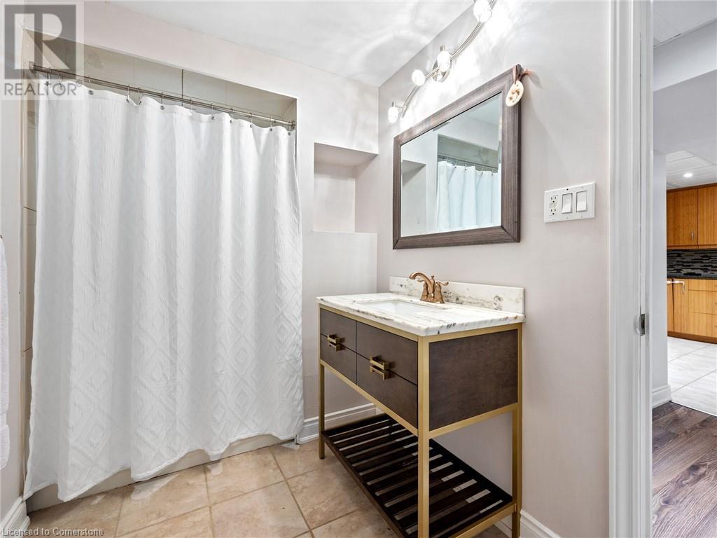 3 Borodino Court, Hamilton, Ontario  L9B 2E8 - Photo 37 - 40677855