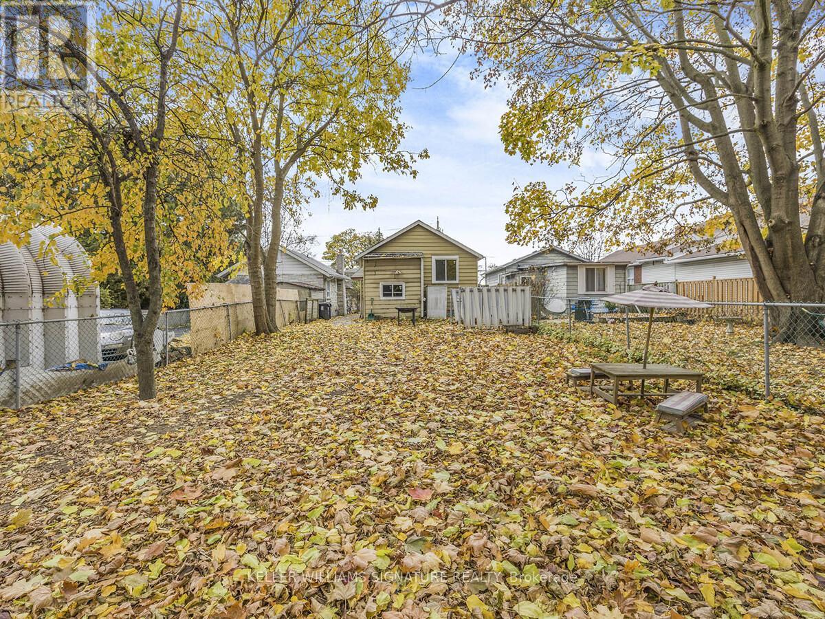 Upper - 66 Craiglee Drive, Toronto, Ontario  M1N 2M3 - Photo 27 - E10425315