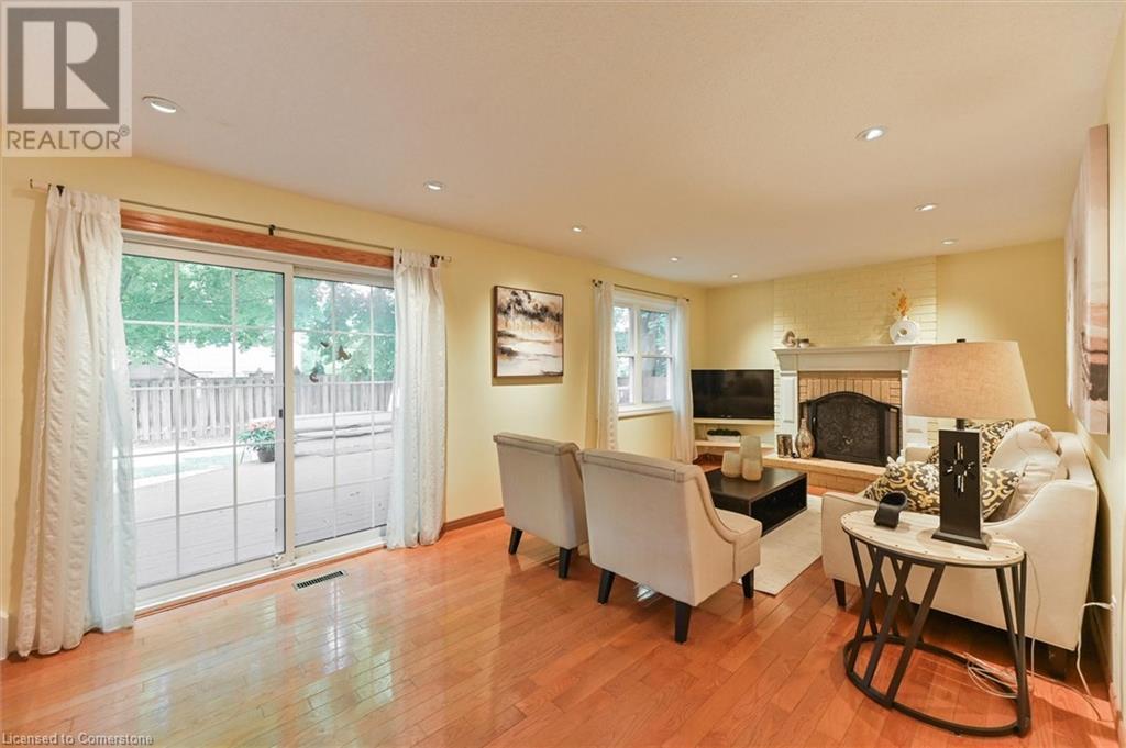 2368 Folkway Drive, Mississauga, Ontario  L5L 3B6 - Photo 4 - 40677998