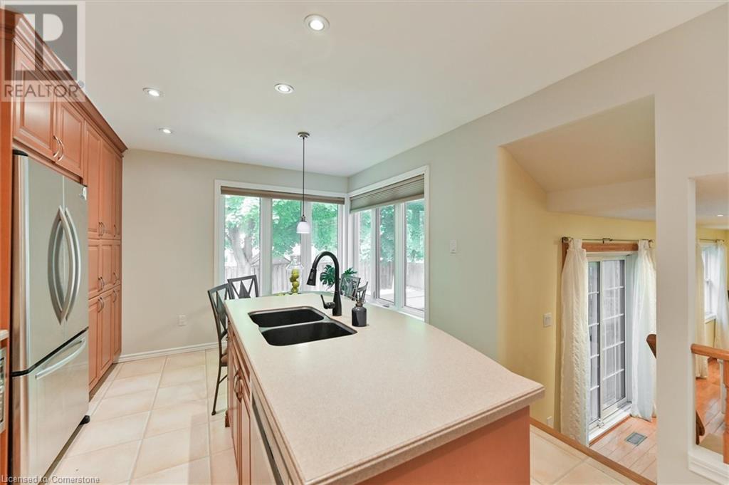 2368 Folkway Drive, Mississauga, Ontario  L5L 3B6 - Photo 10 - 40677998