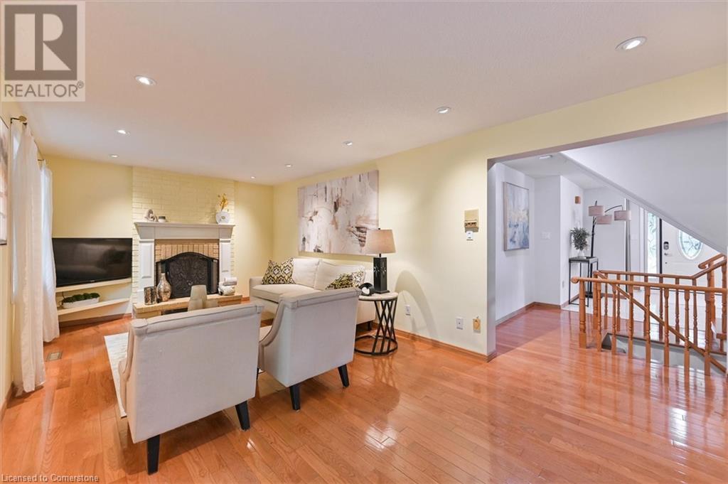 2368 Folkway Drive, Mississauga, Ontario  L5L 3B6 - Photo 5 - 40677998