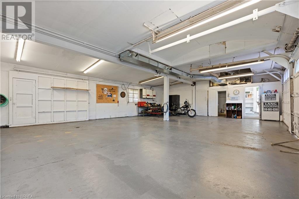 83 Walnut Street, Brantford, Ontario  N3T 1H3 - Photo 3 - 40677748