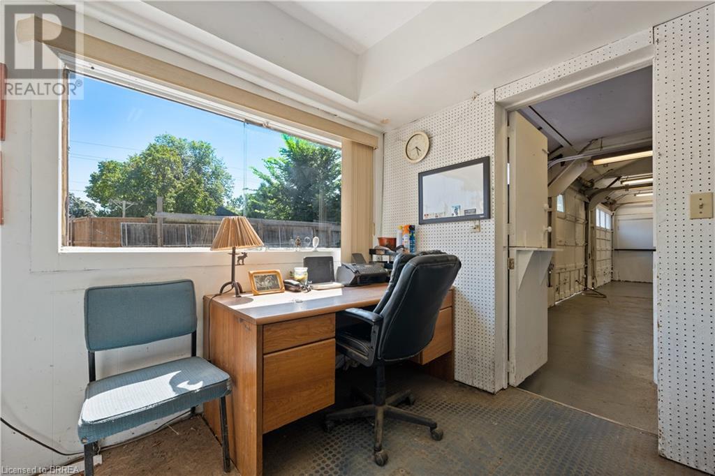 83 Walnut Street, Brantford, Ontario  N3T 1H3 - Photo 5 - 40677748