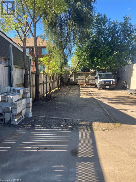 83 Walnut Street, Brantford, Ontario  N3T 1H3 - Photo 8 - 40677748