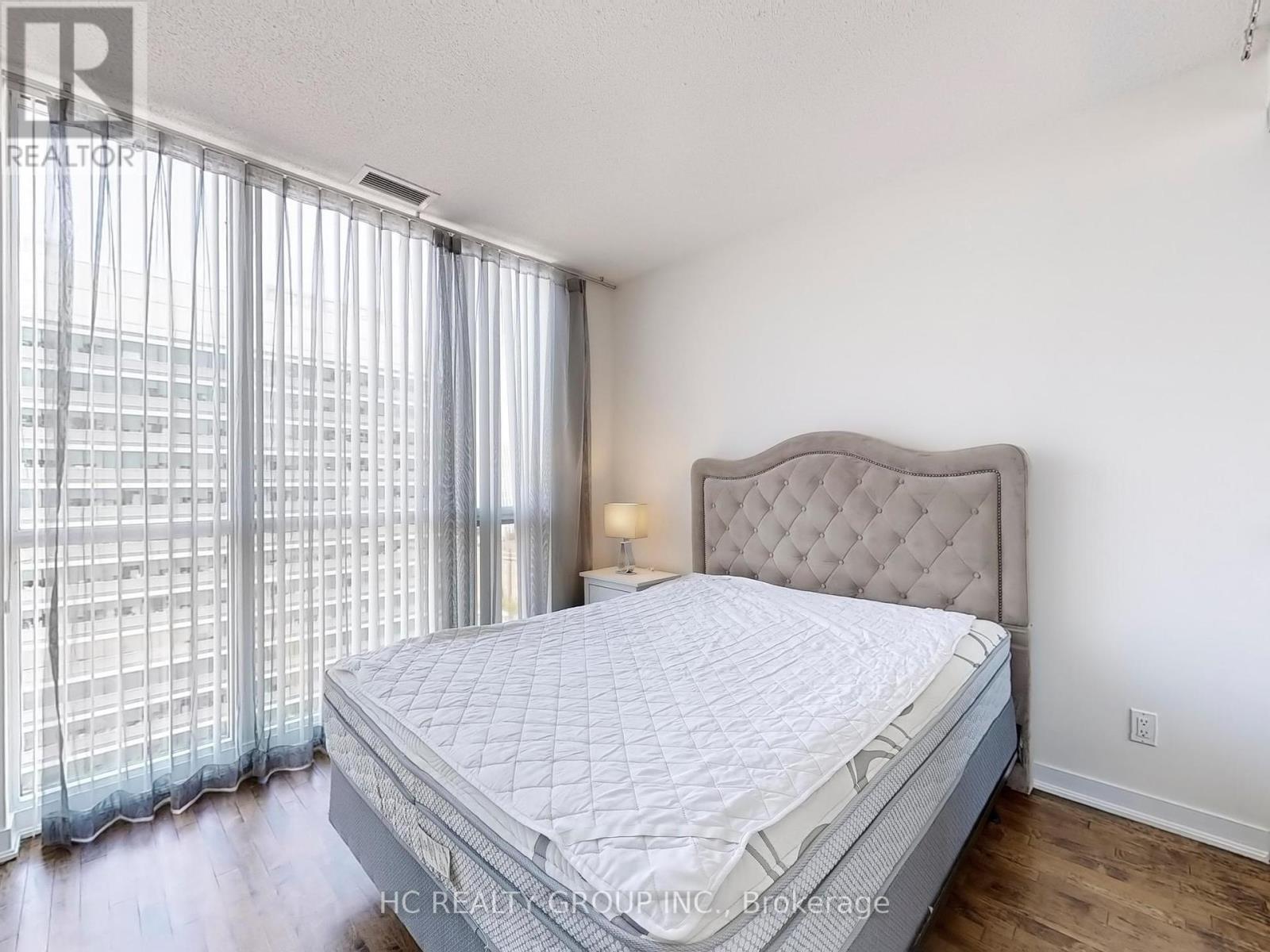 1711 - 770 Bay Street, Toronto, Ontario  M5G 1N6 - Photo 7 - C10425838