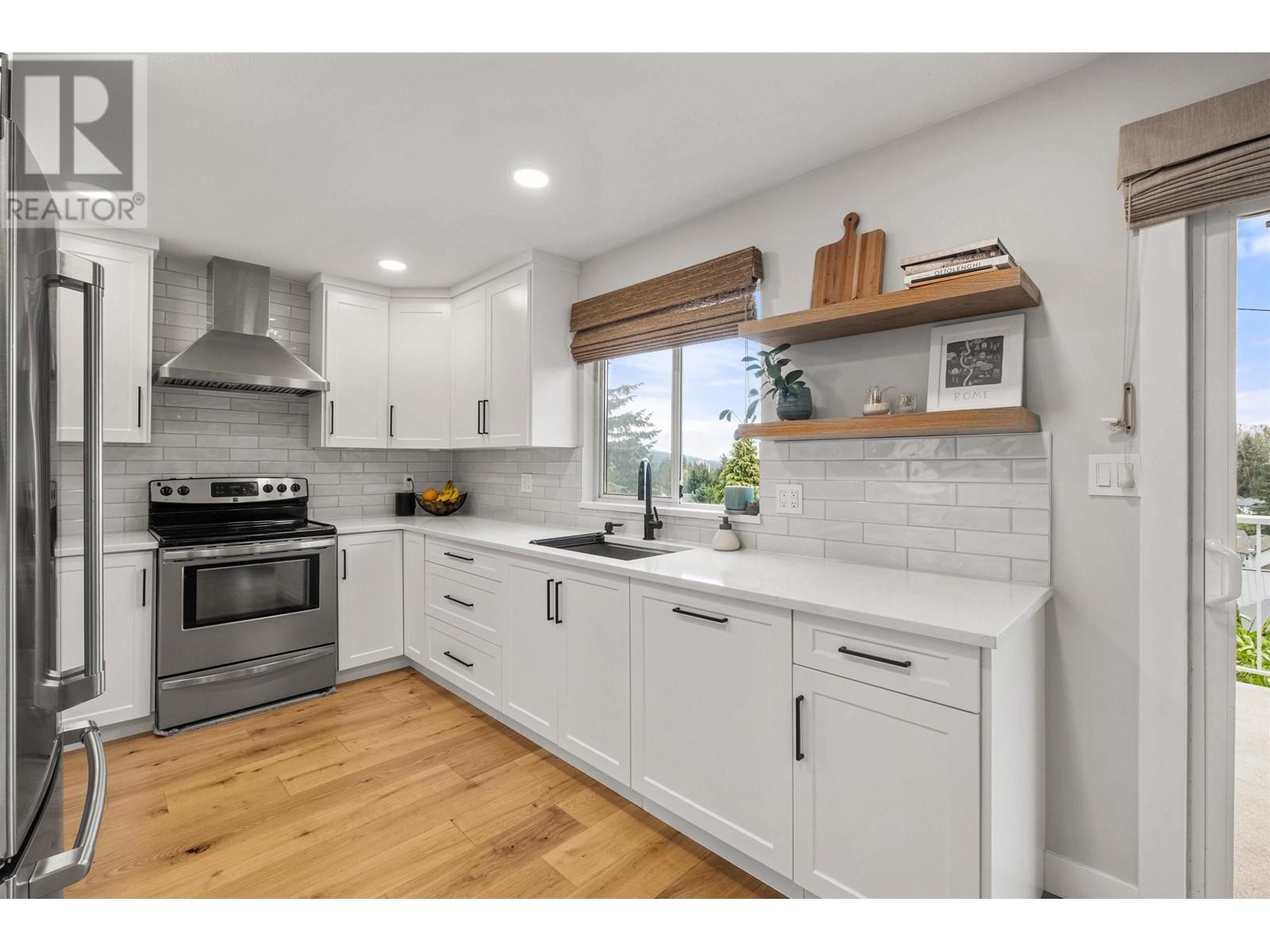 515 Tempe Crescent, North Vancouver, British Columbia V7N 1E7 - Photo 8 - R2944502