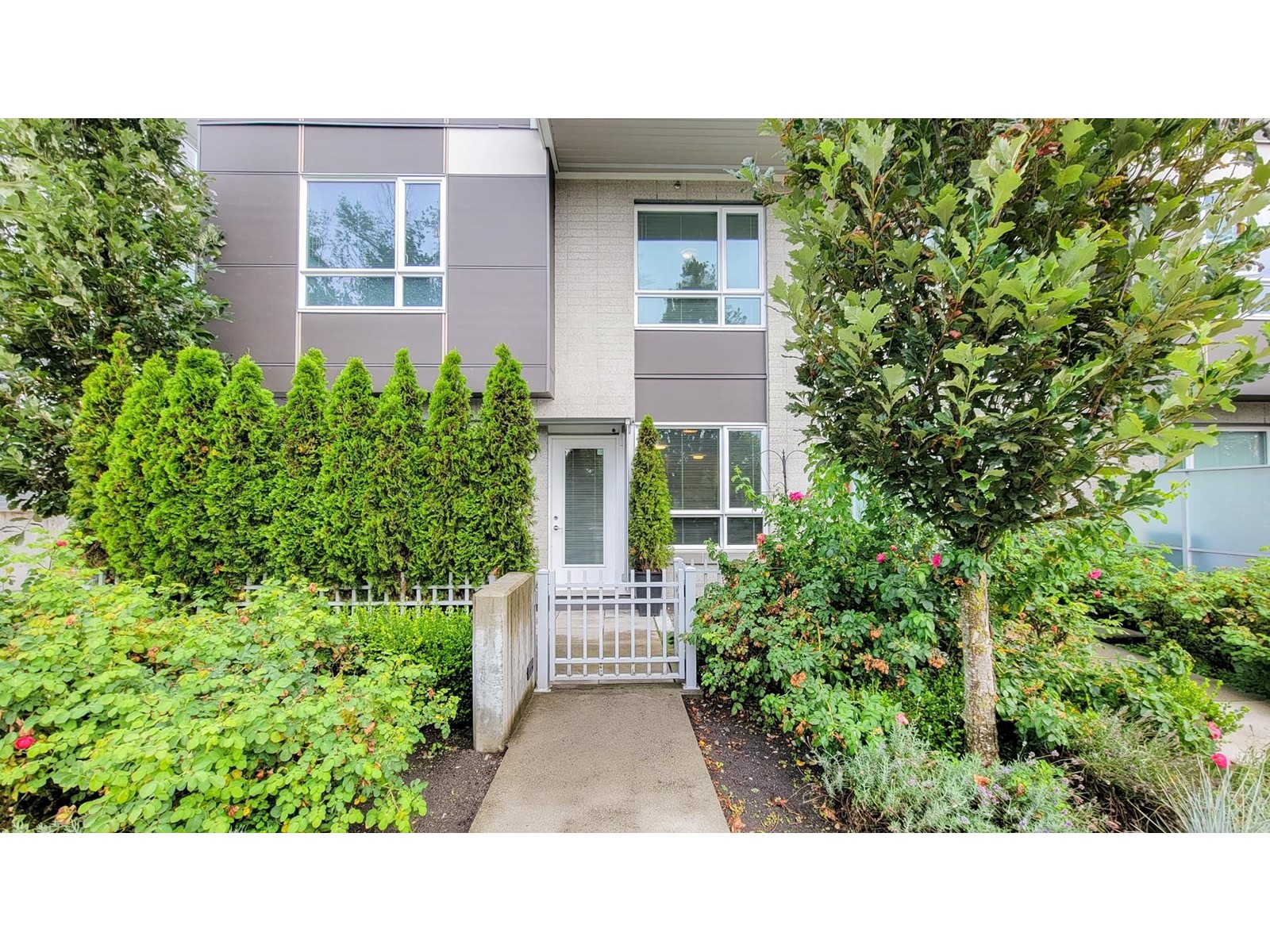 Th1 10581 140 Street, Surrey, British Columbia  V3T 0M7 - Photo 1 - R2944728