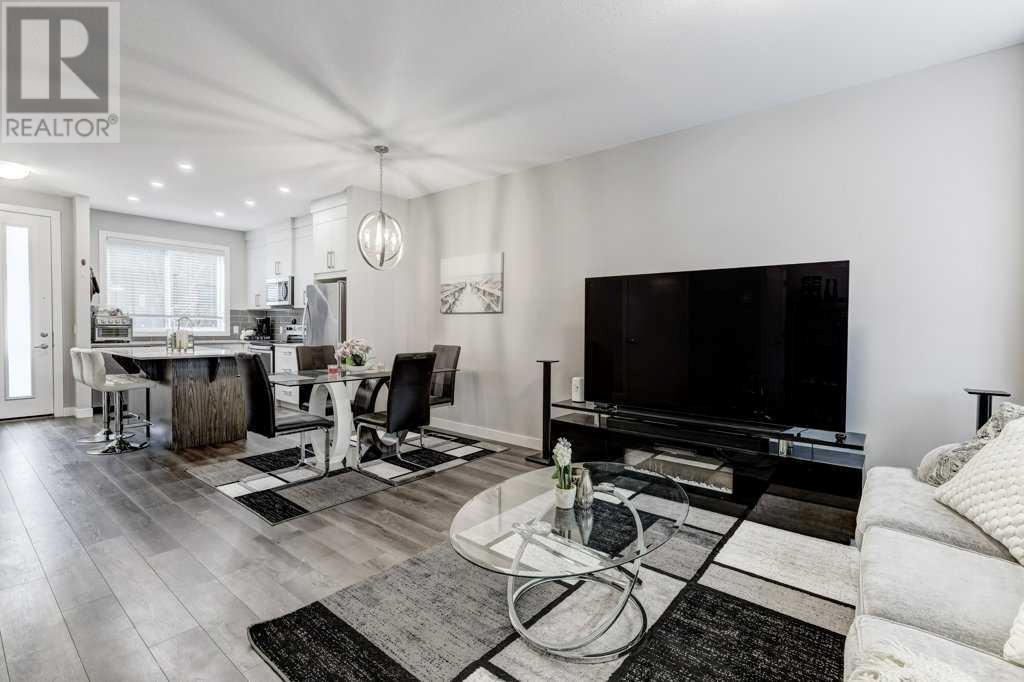 706 Redstone Crescent Ne, Calgary, Alberta  T3N 1M3 - Photo 3 - A2179459