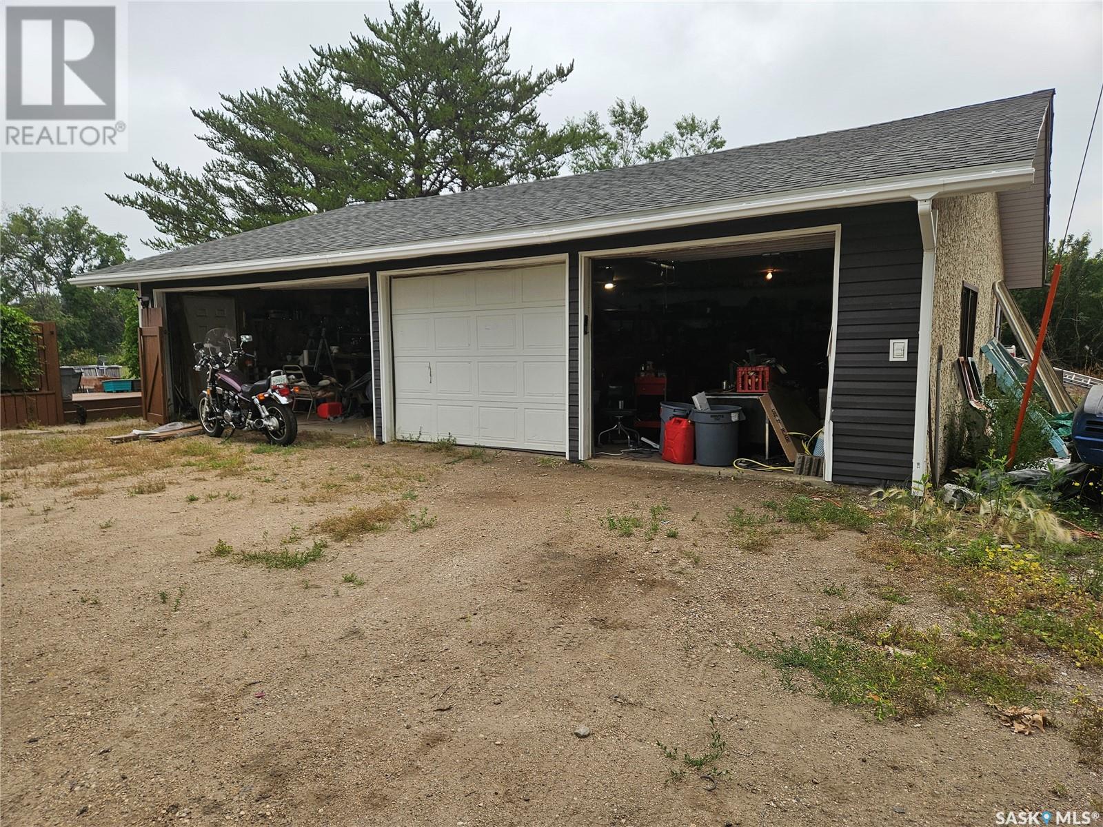 Property at 3762 Haliburton AVENUE image 3