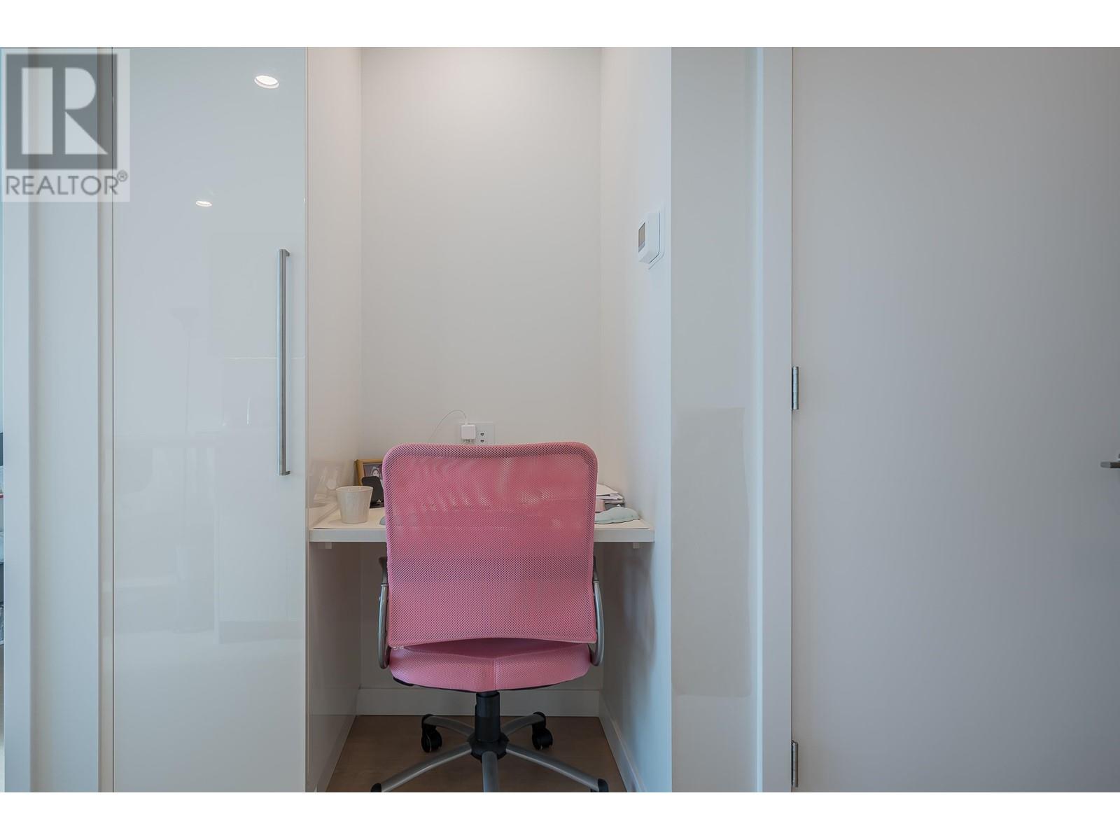 Listing Picture 11 of 40 : 1401 2186 GILMORE AVENUE, Burnaby / 本拿比 - 魯藝地產 Yvonne Lu Group - MLS Medallion Club Member