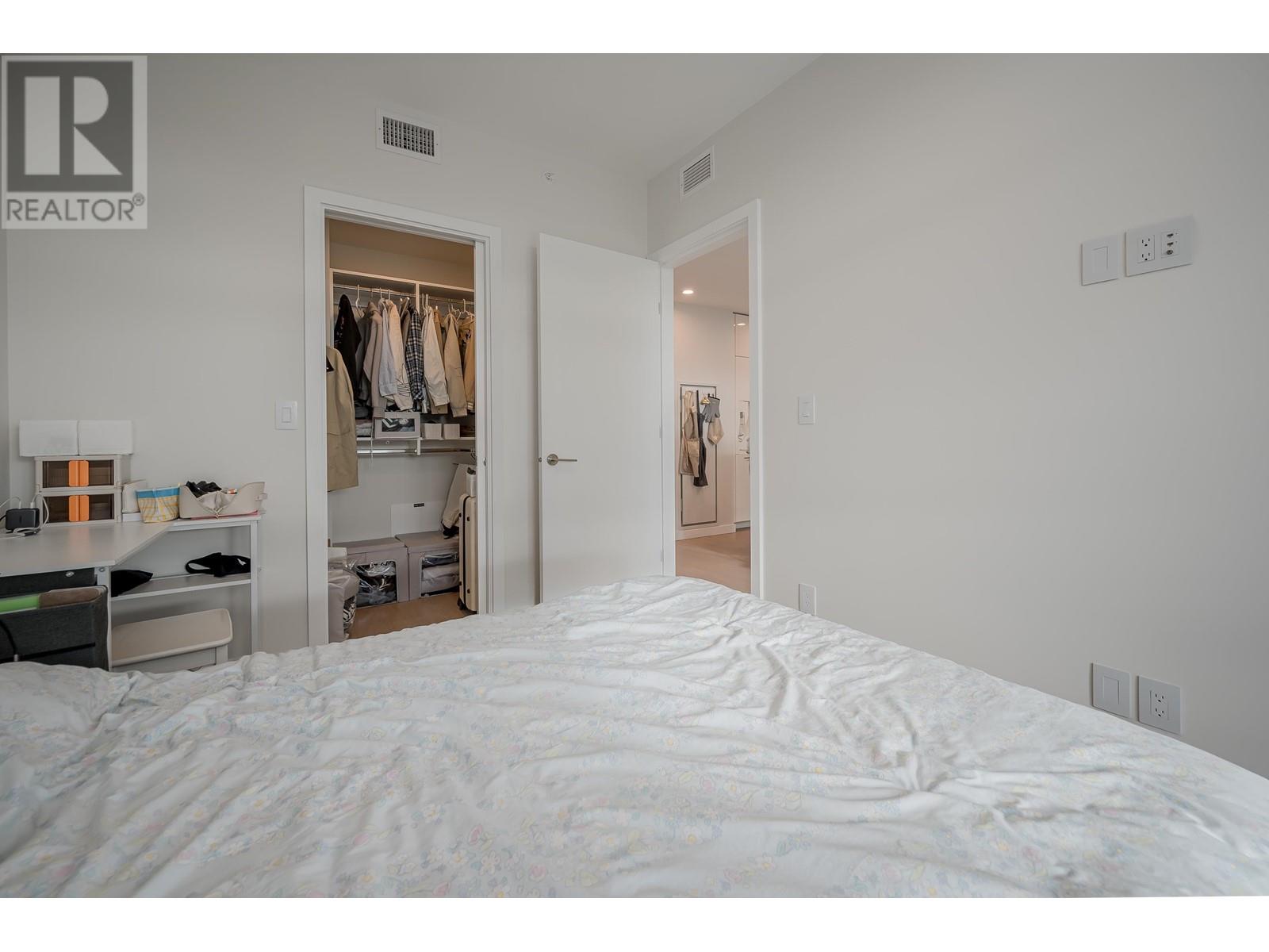 Listing Picture 18 of 40 : 1401 2186 GILMORE AVENUE, Burnaby / 本拿比 - 魯藝地產 Yvonne Lu Group - MLS Medallion Club Member