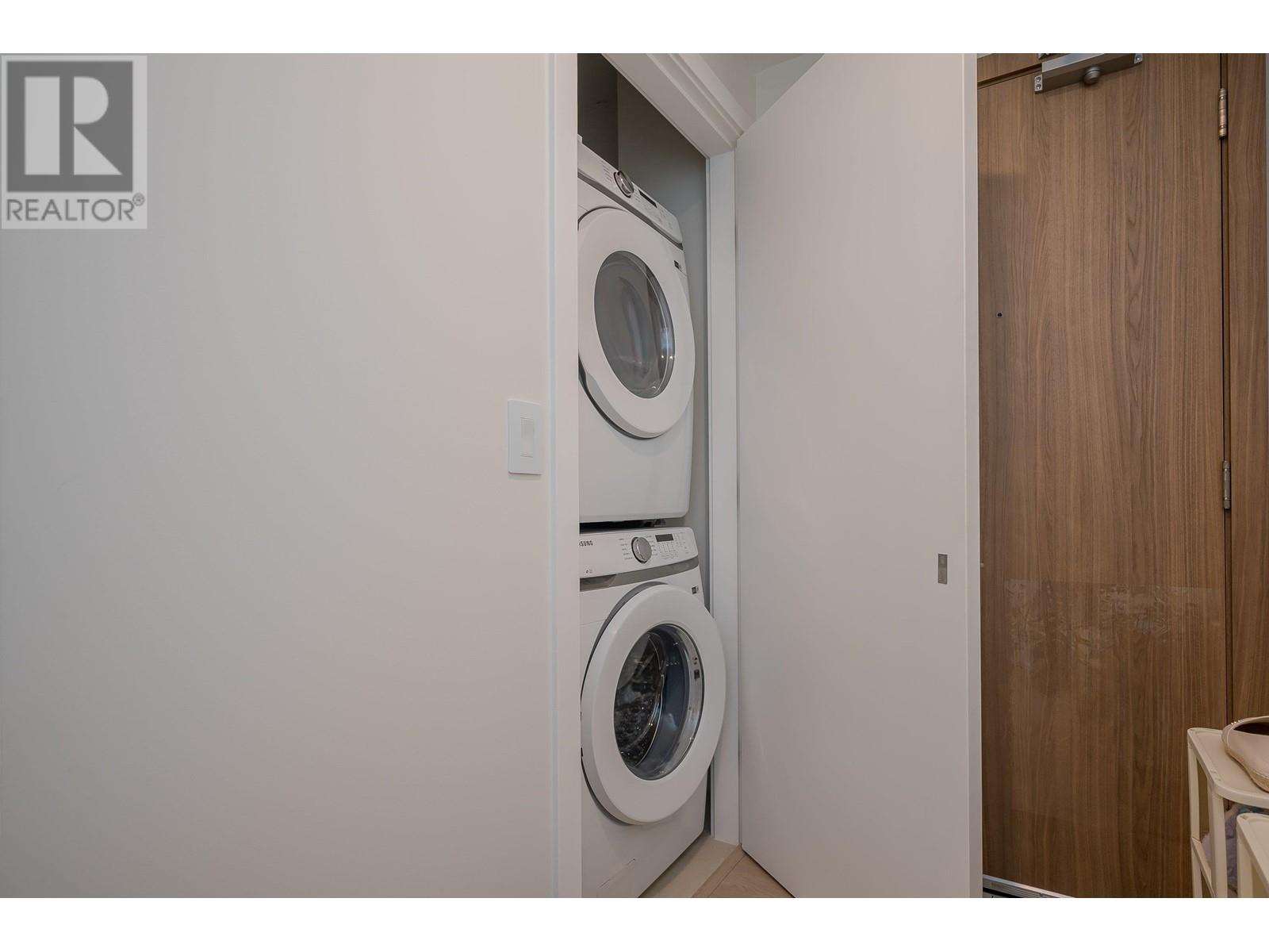 Listing Picture 12 of 40 : 1401 2186 GILMORE AVENUE, Burnaby / 本拿比 - 魯藝地產 Yvonne Lu Group - MLS Medallion Club Member