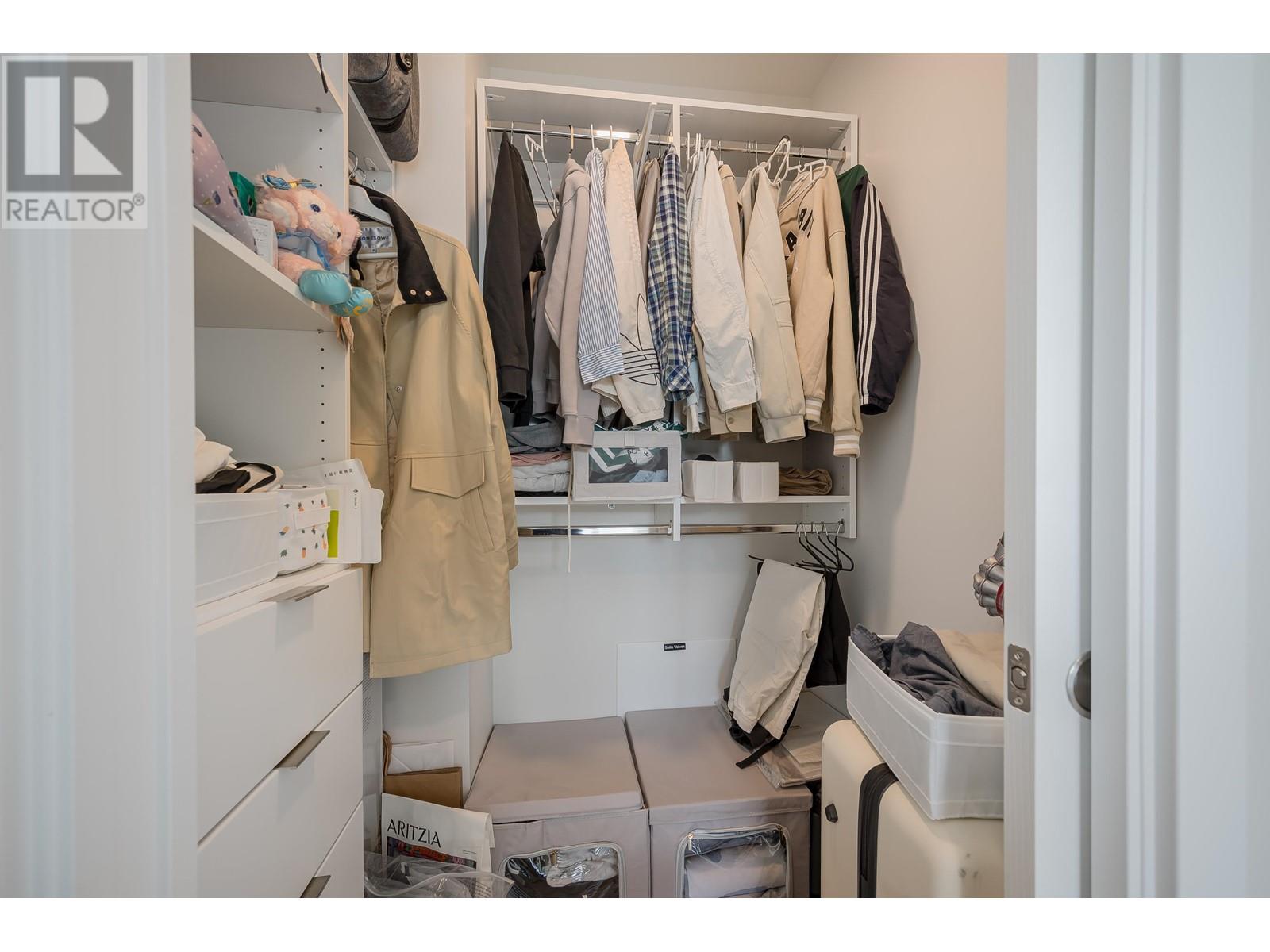 Listing Picture 21 of 40 : 1401 2186 GILMORE AVENUE, Burnaby / 本拿比 - 魯藝地產 Yvonne Lu Group - MLS Medallion Club Member