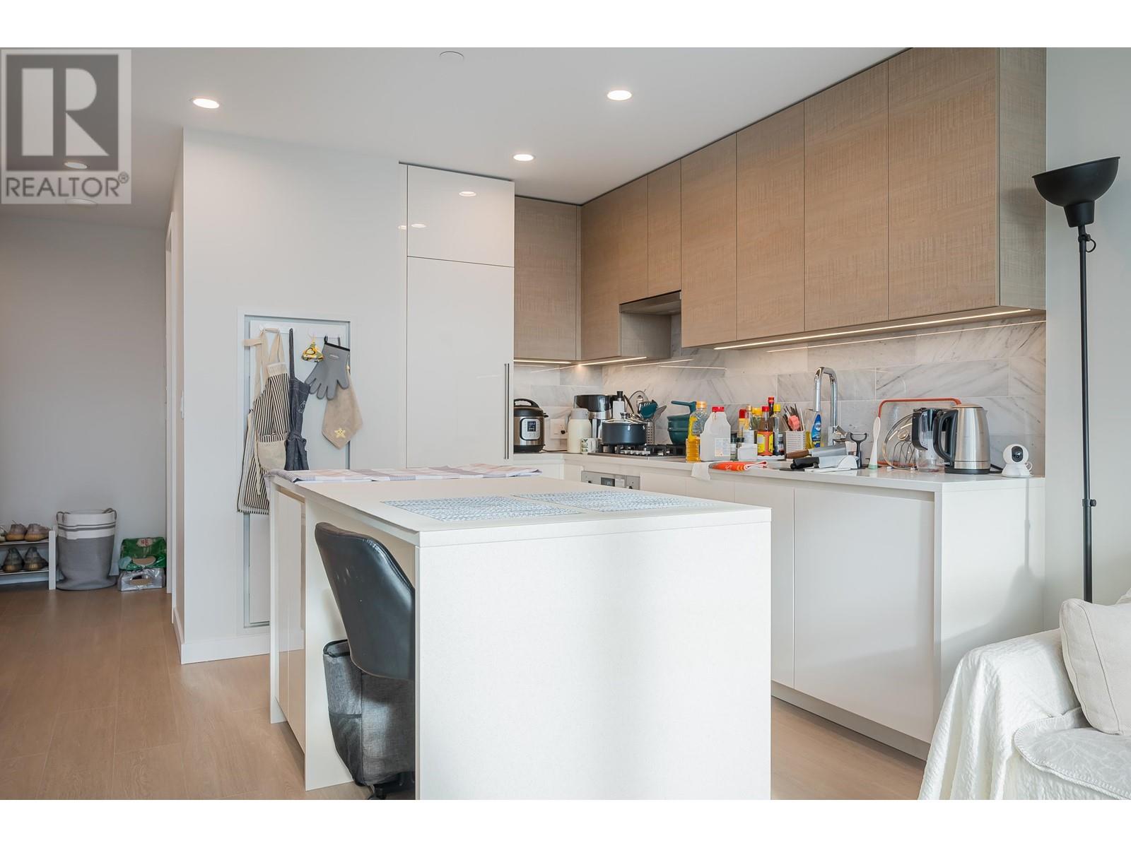 Listing Picture 14 of 40 : 1401 2186 GILMORE AVENUE, Burnaby / 本拿比 - 魯藝地產 Yvonne Lu Group - MLS Medallion Club Member