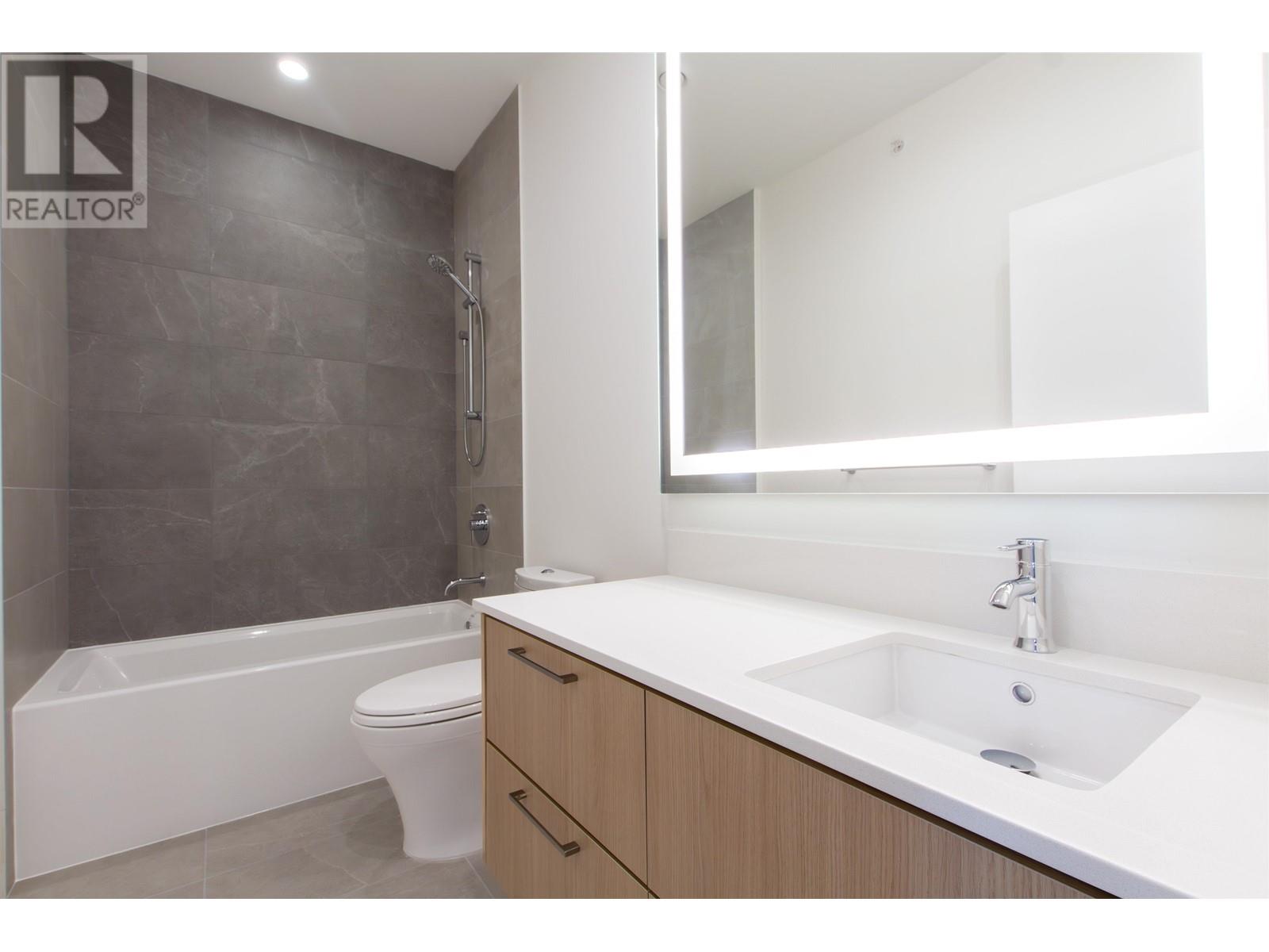 9 40809 THE CRESCENT