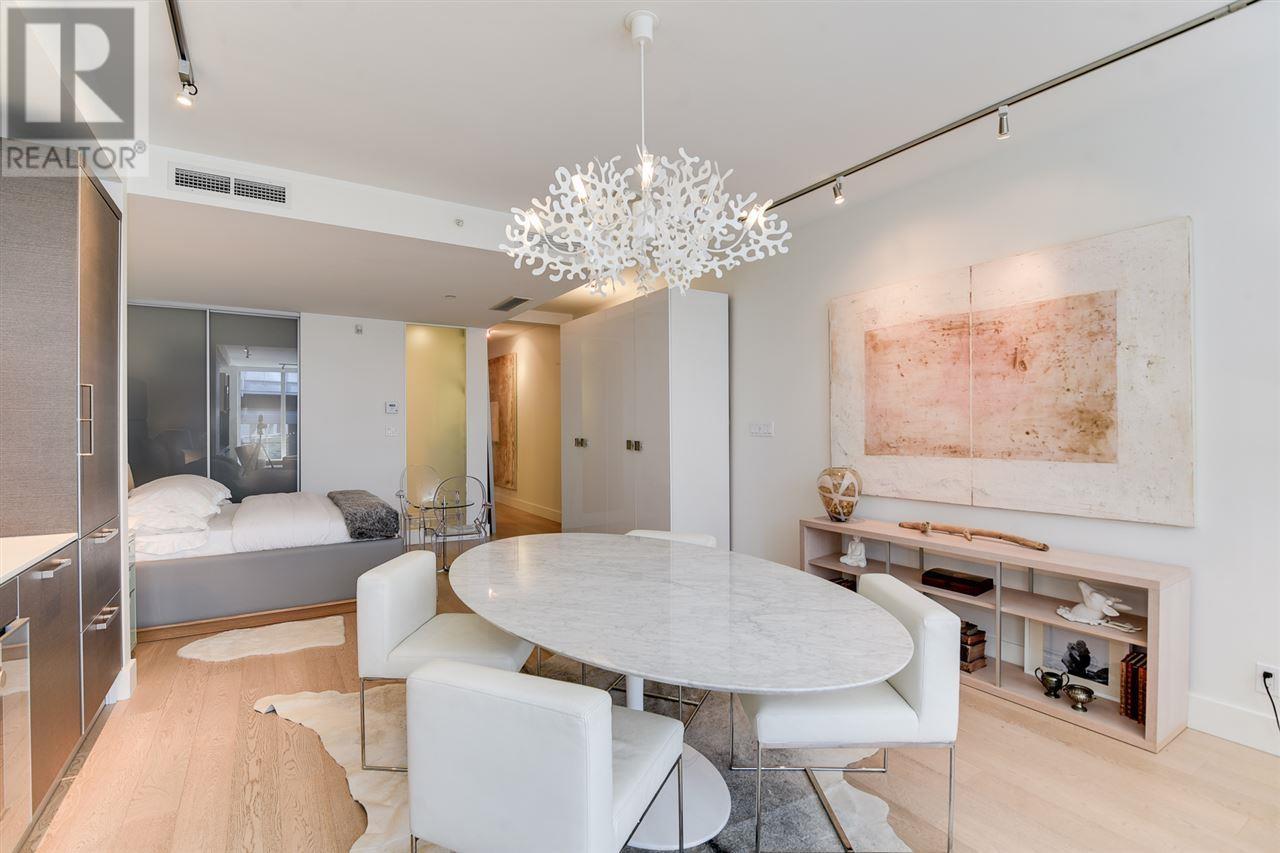 Listing Picture 11 of 35 : 301 1477 W PENDER STREET, Vancouver / 溫哥華 - 魯藝地產 Yvonne Lu Group - MLS Medallion Club Member