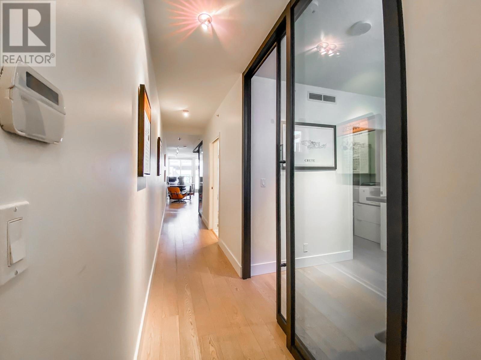 Listing Picture 17 of 35 : 301 1477 W PENDER STREET, Vancouver / 溫哥華 - 魯藝地產 Yvonne Lu Group - MLS Medallion Club Member