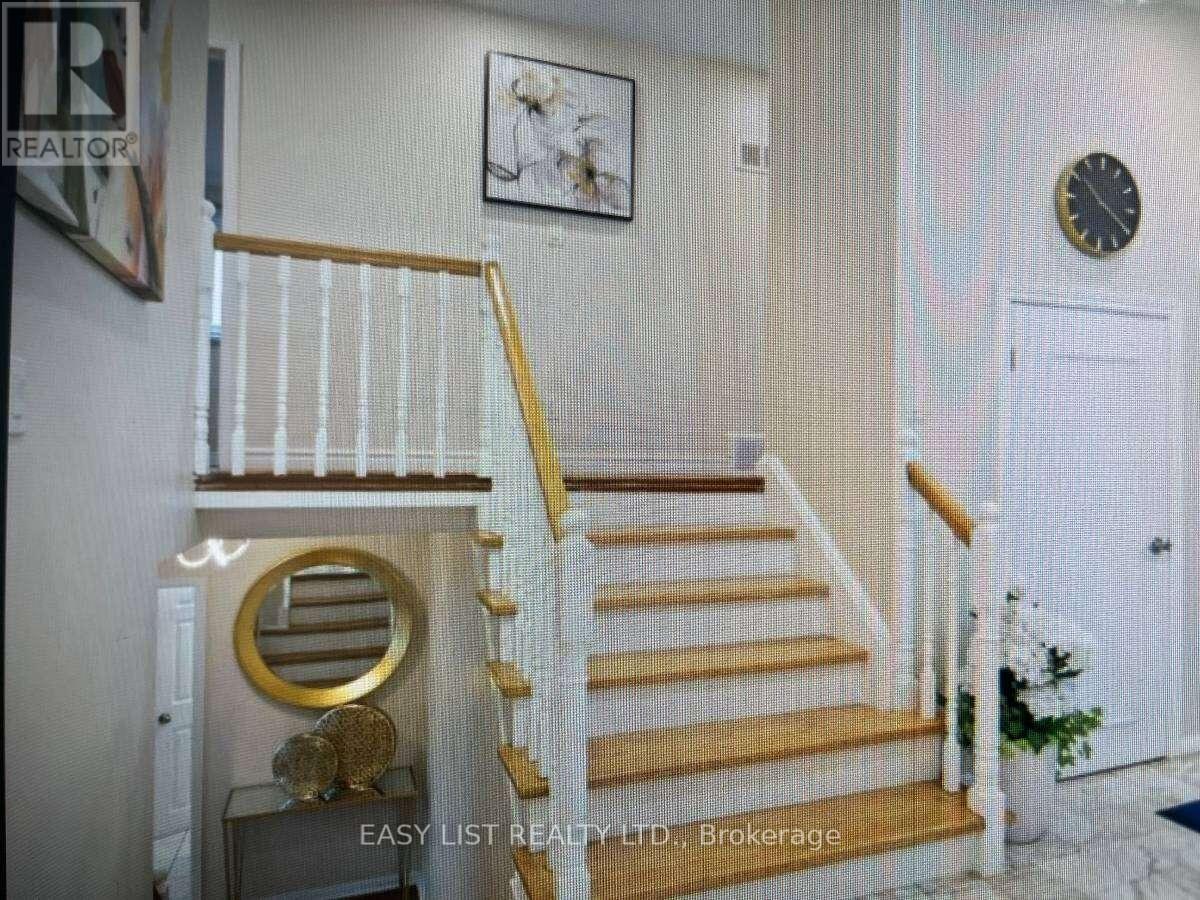 5 Stonedene Boulevard, Toronto, Ontario  M2R 3C6 - Photo 3 - C10426382