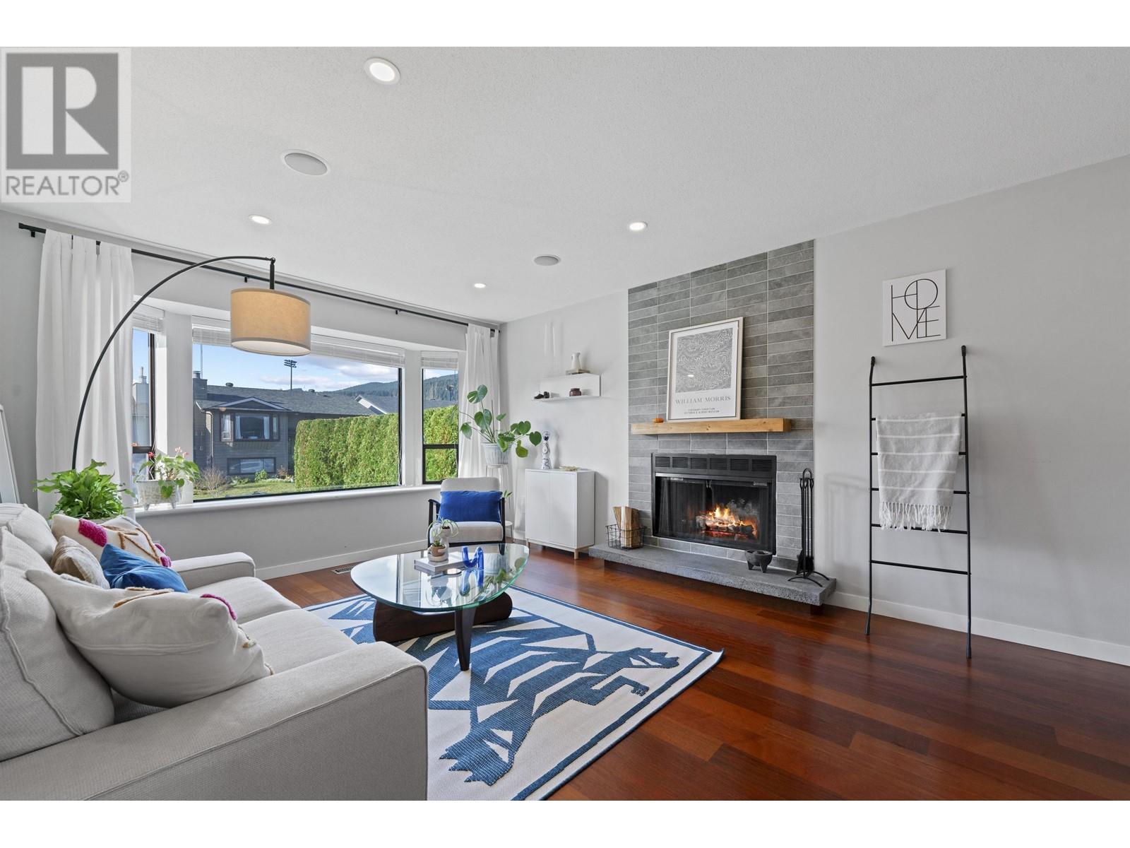 3133 Redonda Drive, Coquitlam, British Columbia  V3E 2A3 - Photo 2 - R2944530
