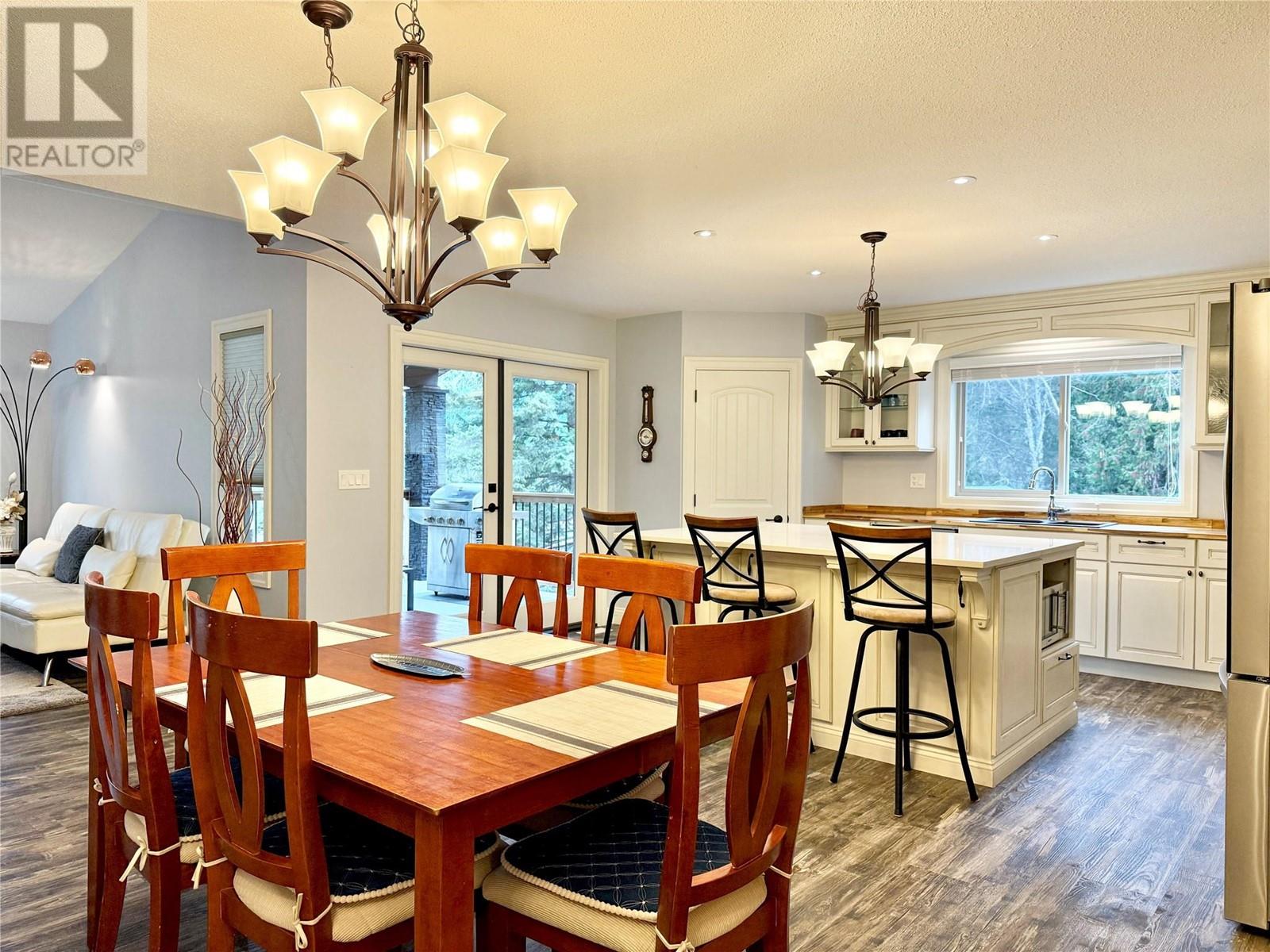 565 Clearwater Valley Road, Clearwater, British Columbia  V0E 1N1 - Photo 10 - 10328619